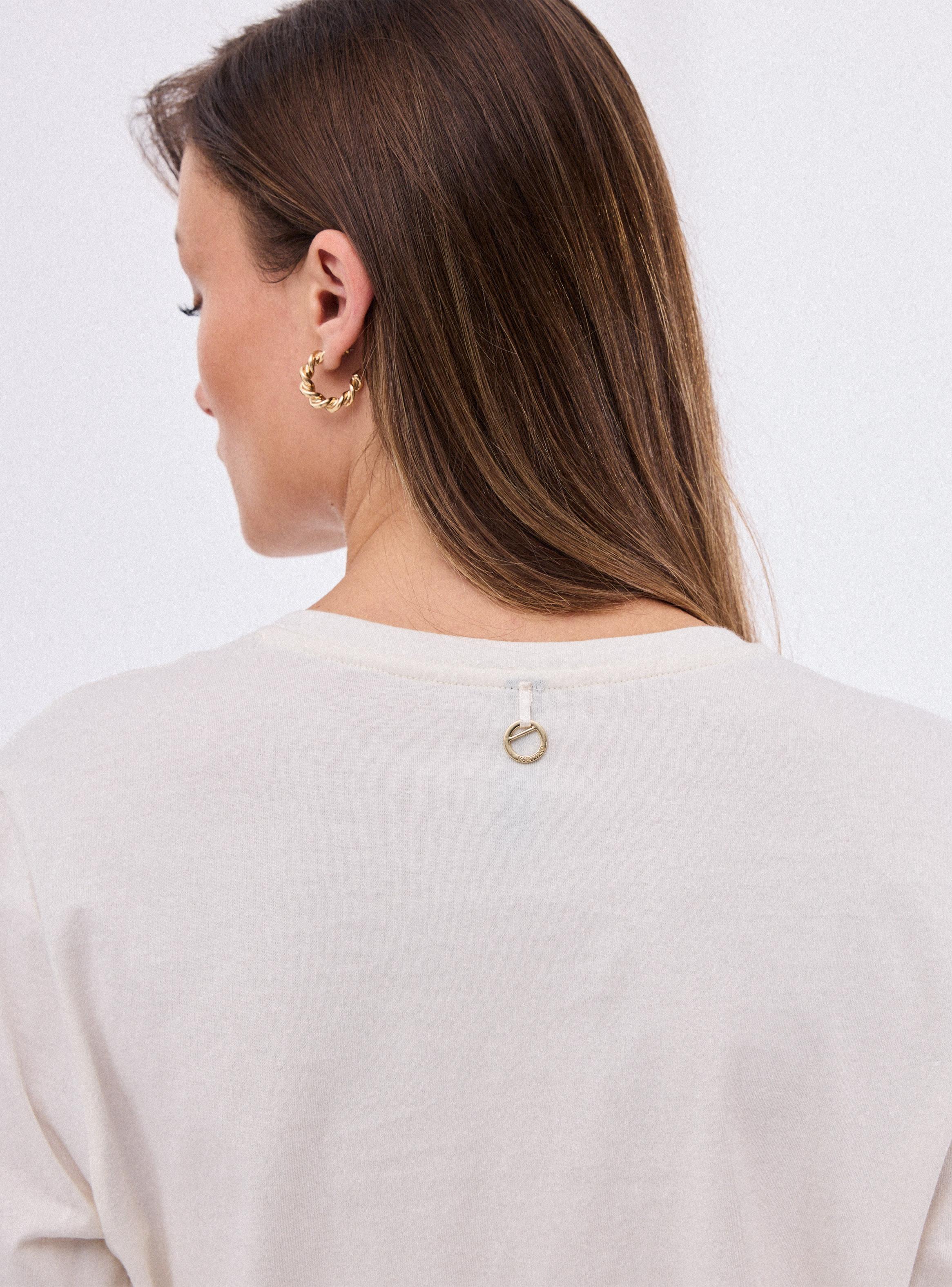 Polera Mezcla de Telas con Estampado y Lentejuelas-3