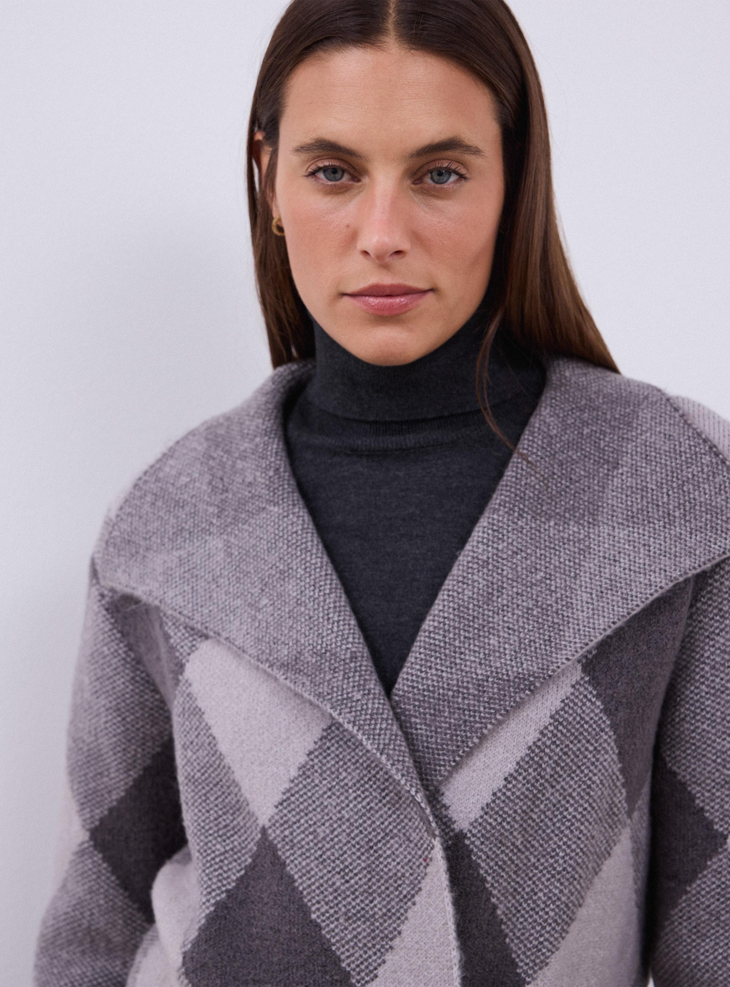 Chaleco Envolvente con Diseño-2