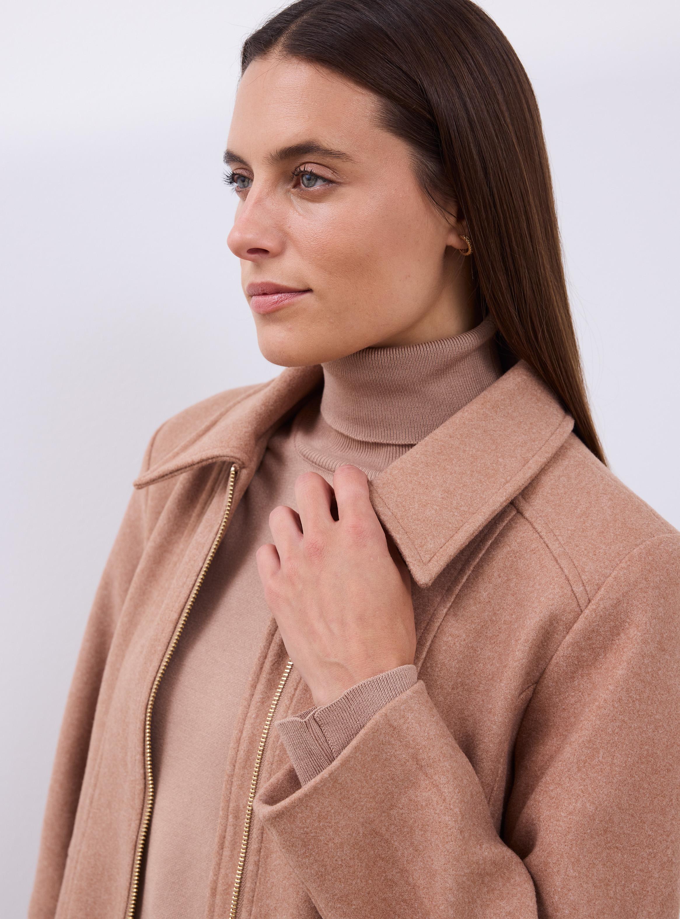 Abrigo Ajustado con Cierre-2