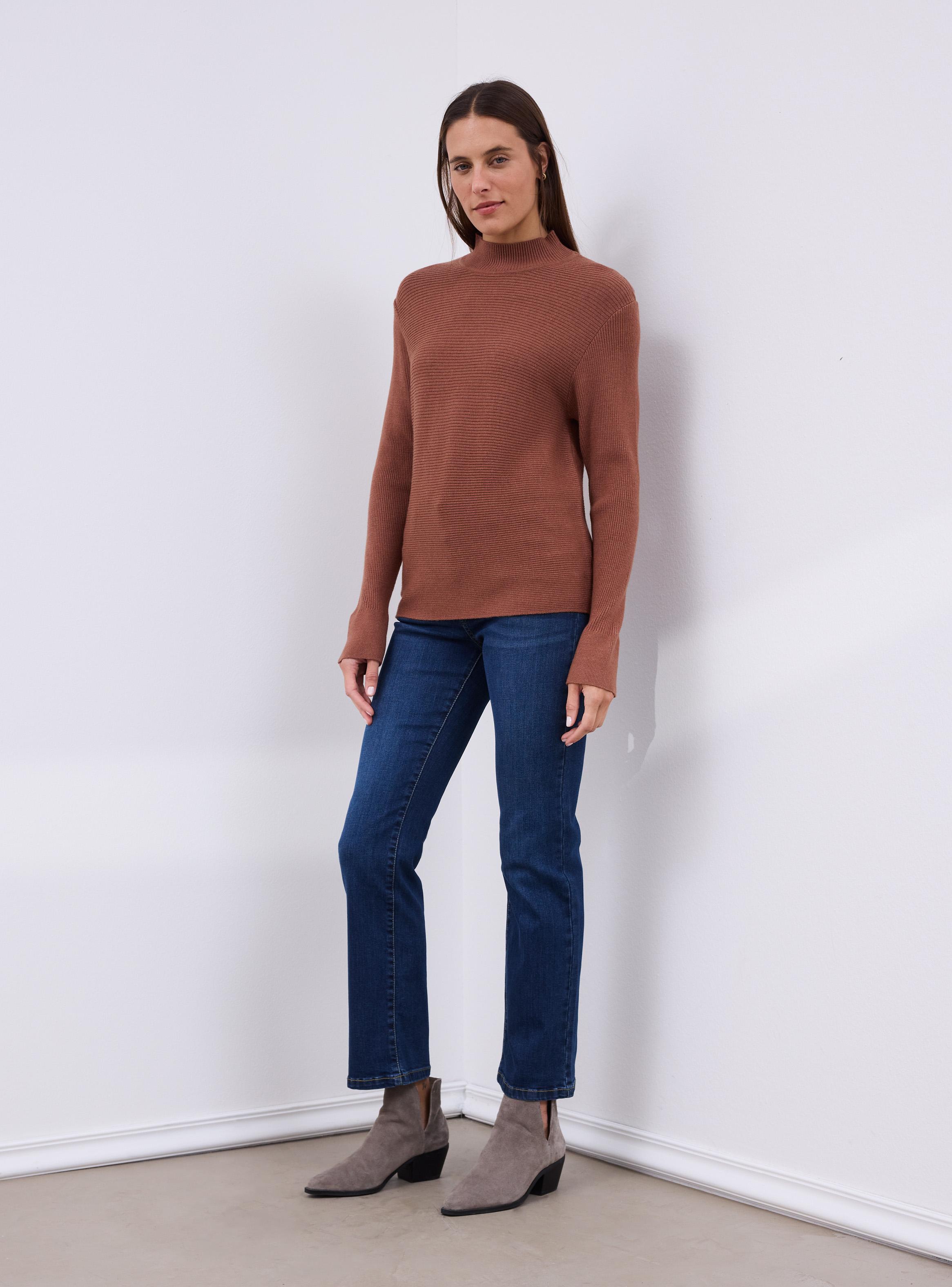 Sweater Acanalado Cuello Alto-4