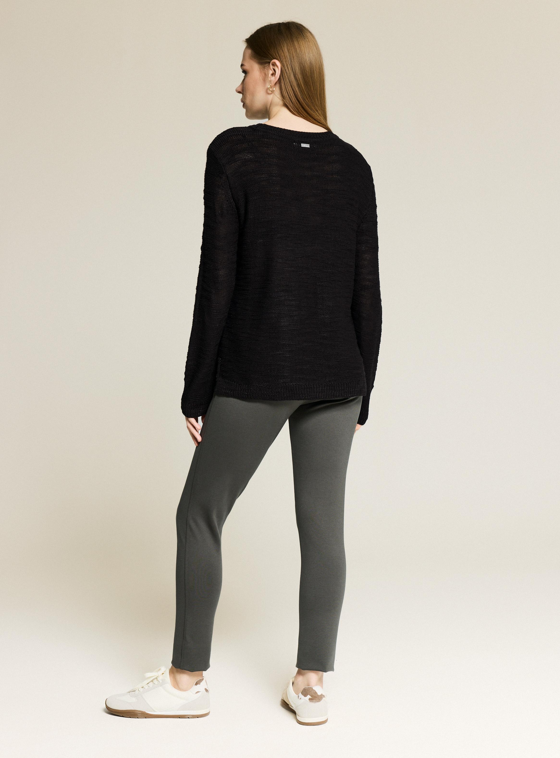 Sweater Trenzado Sólido-5