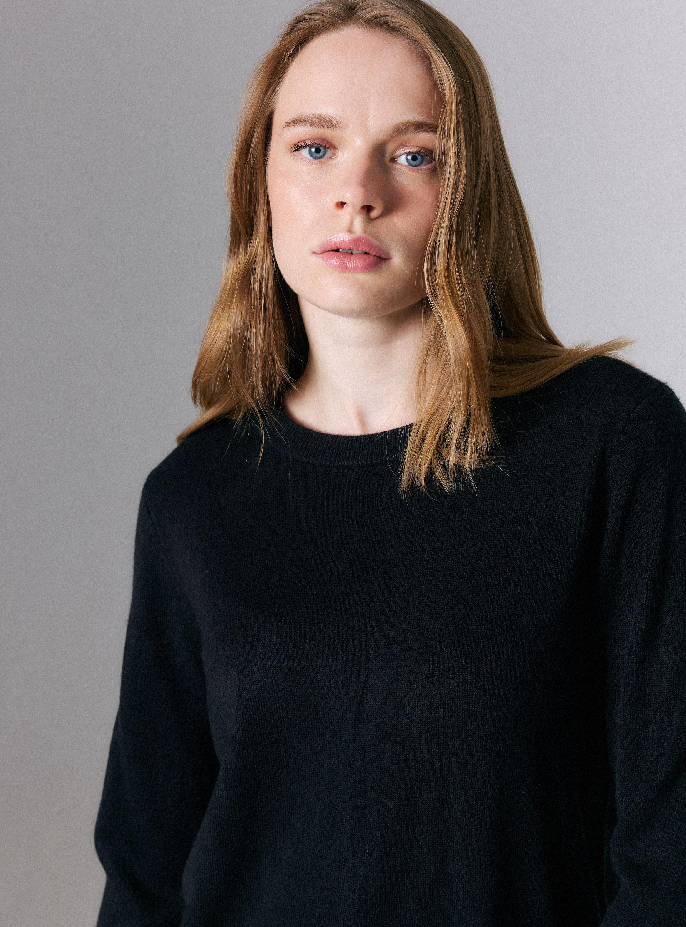 Sweater Liso Cuello Redondo-2