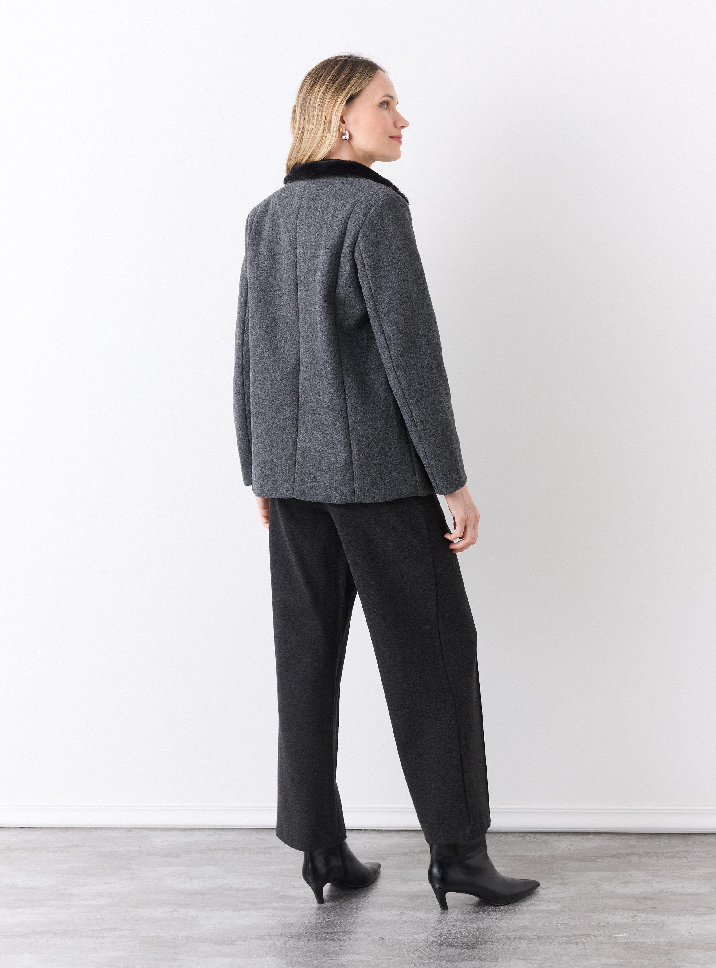 Abrigo Cuello con Piel-5