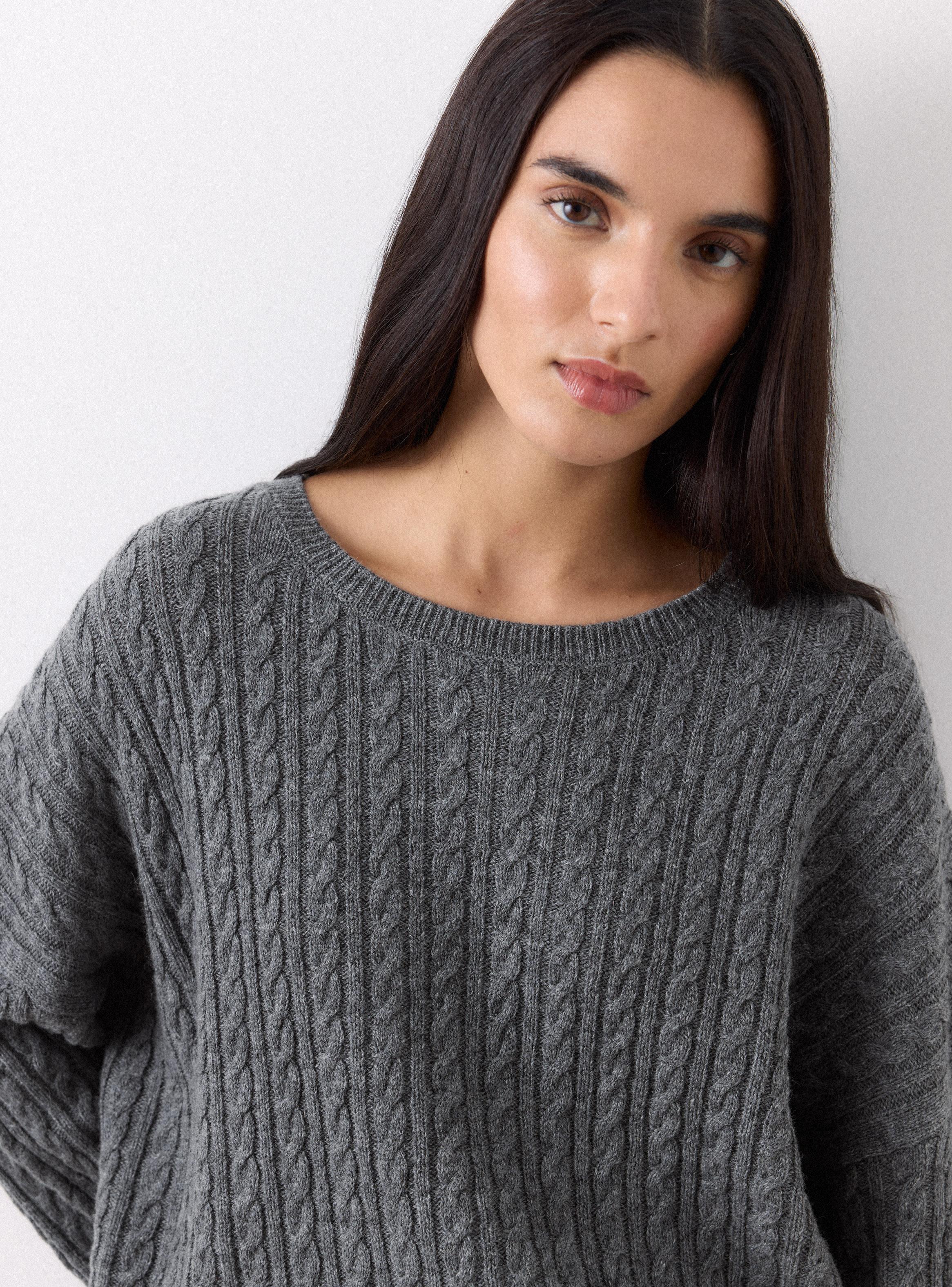 Sweater Lana con Diseño de Trenzas-2