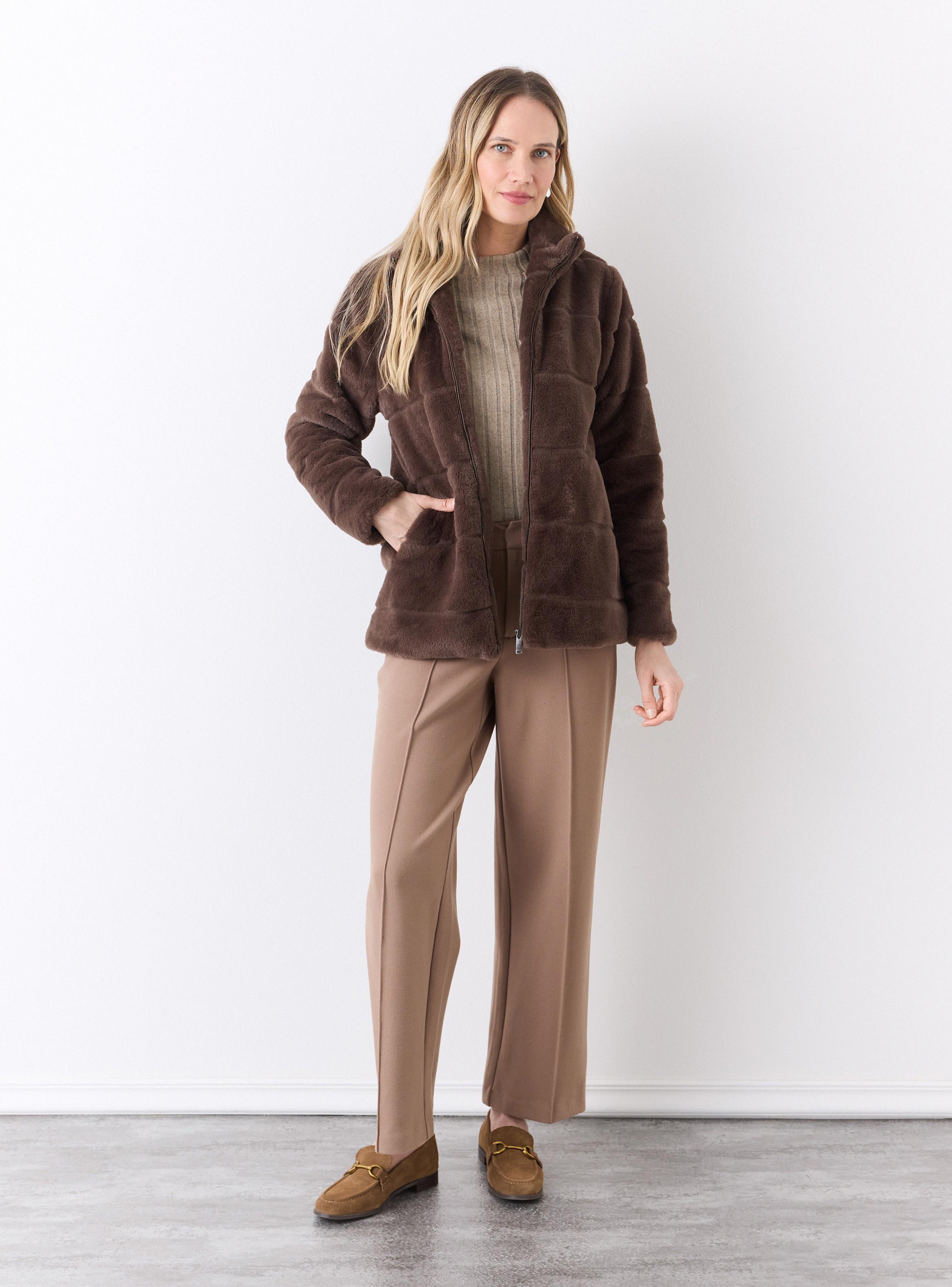 Abrigo Capucha y Diseño Acolchado-4