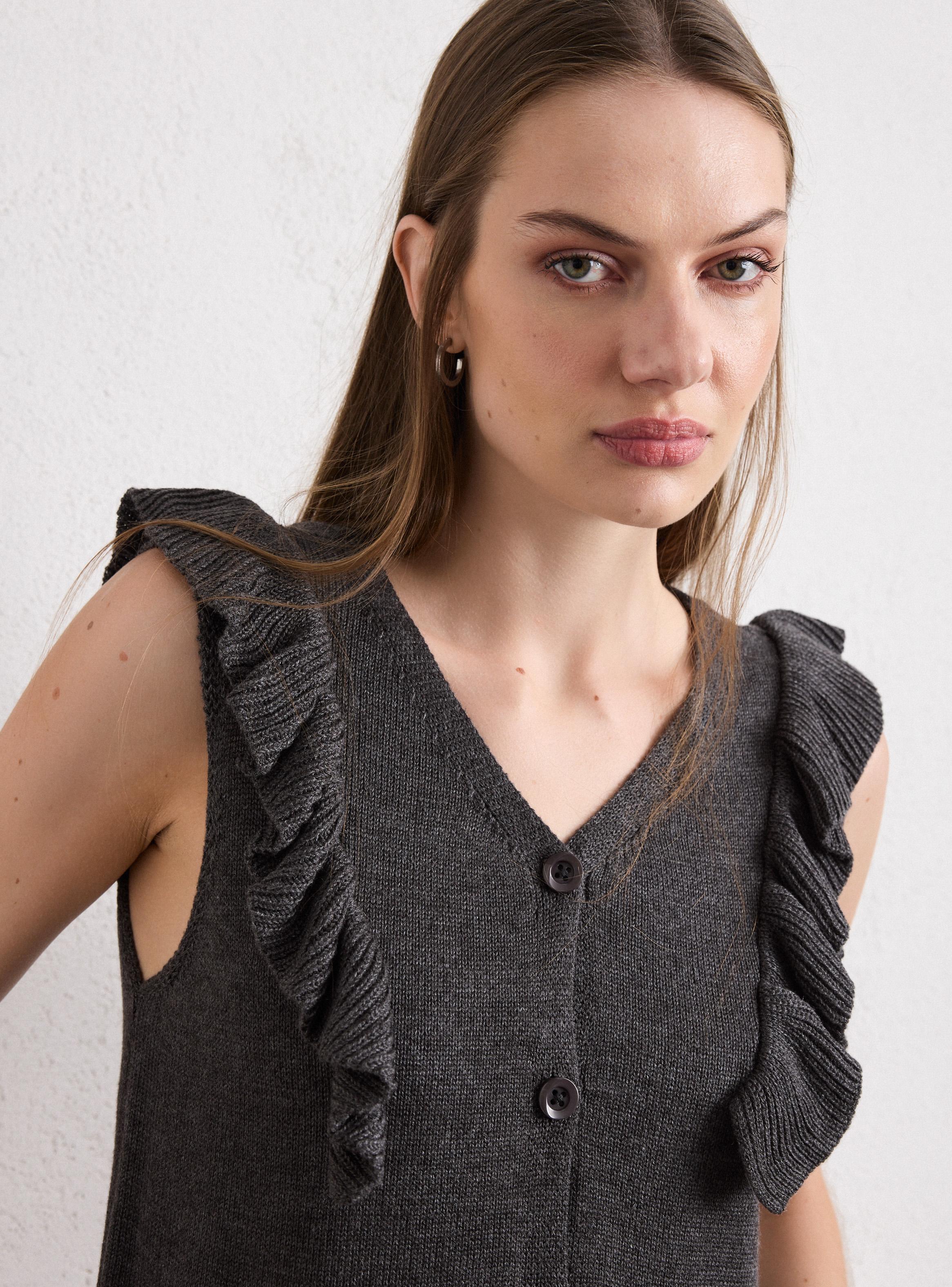 Chaleco Tipo Vest con Vuelo-2