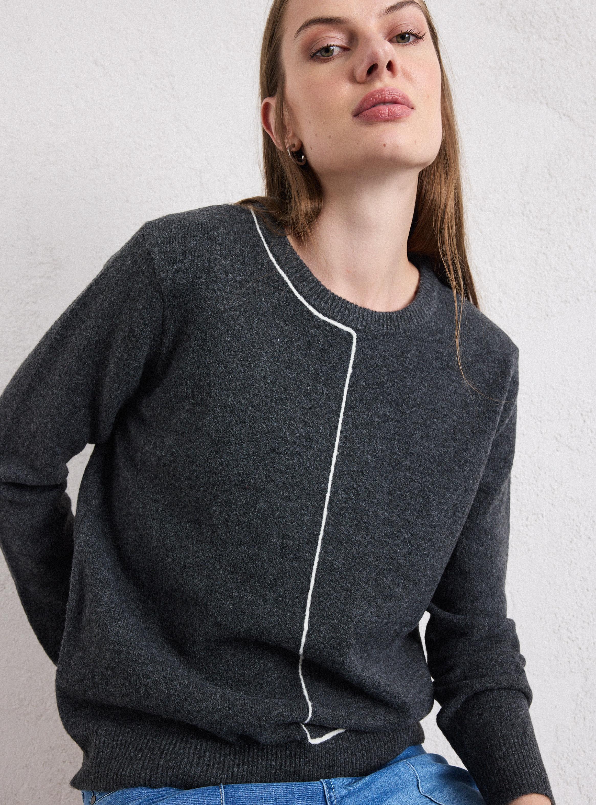 Sweater con Diseño de Línea Contraste-2