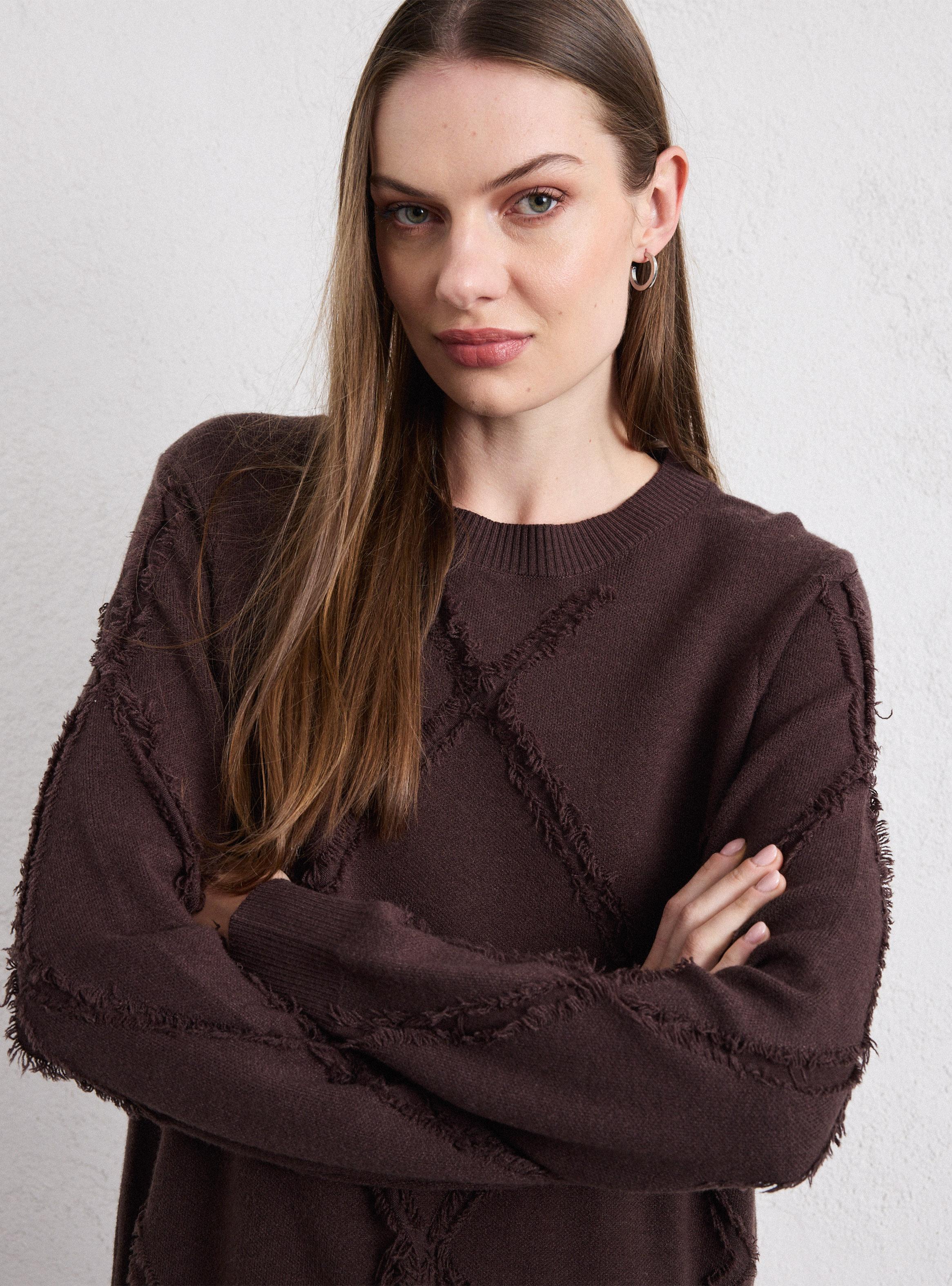 Sweater Detalle de Rombos en Relieve-2