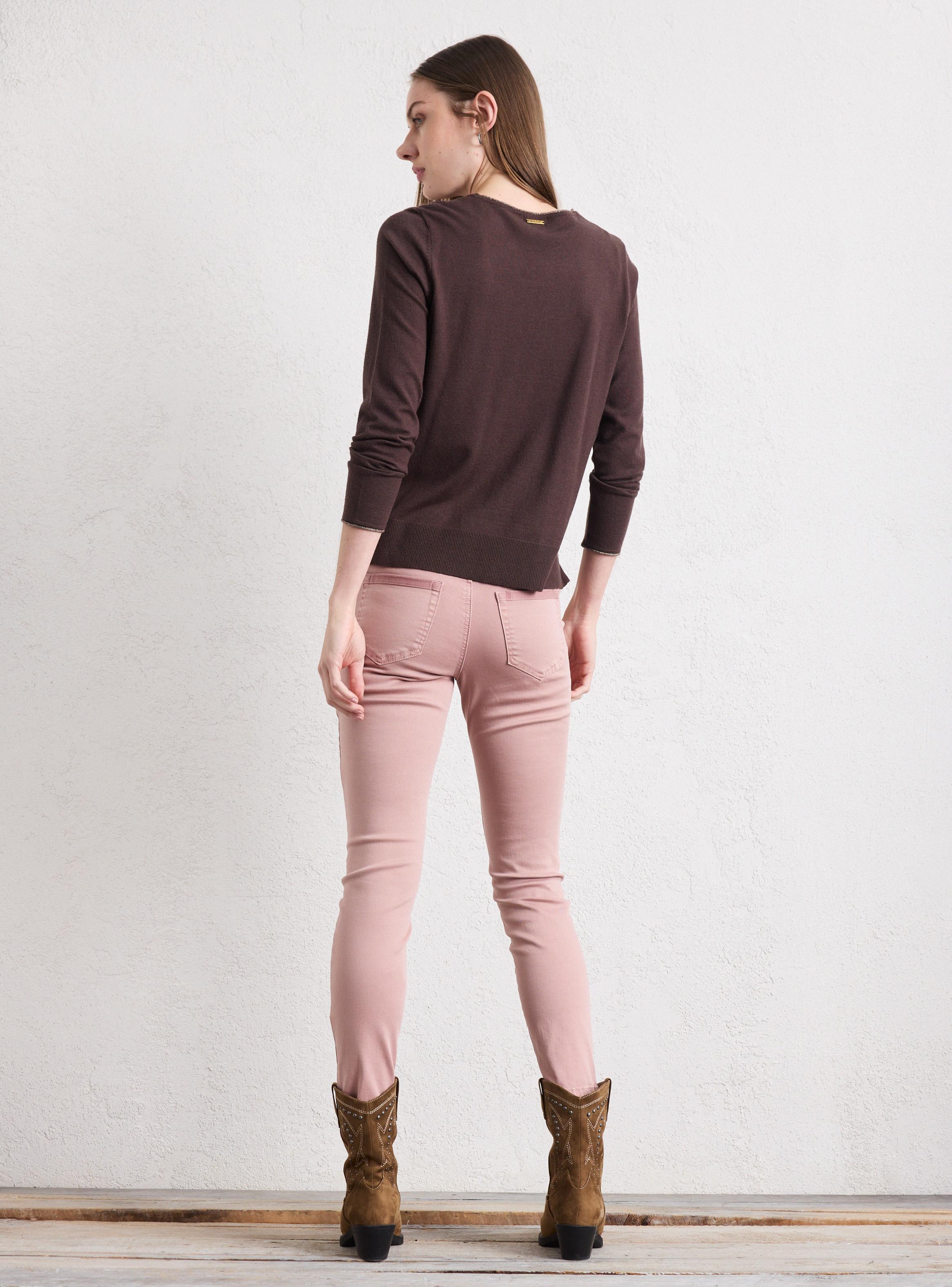 Sweater Liviano con Cuello Enrollado-5