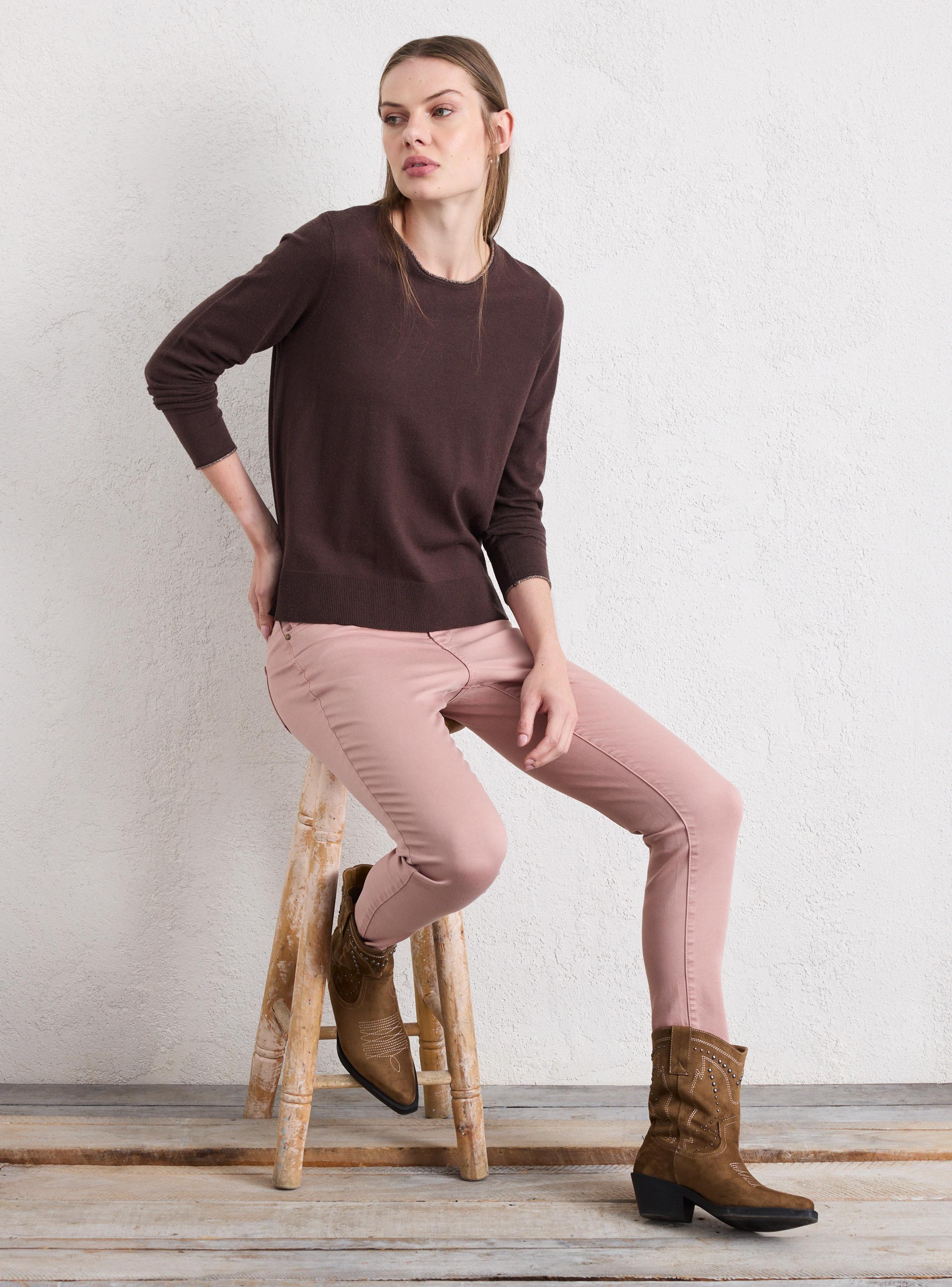 Sweater Liviano con Cuello Enrollado-4