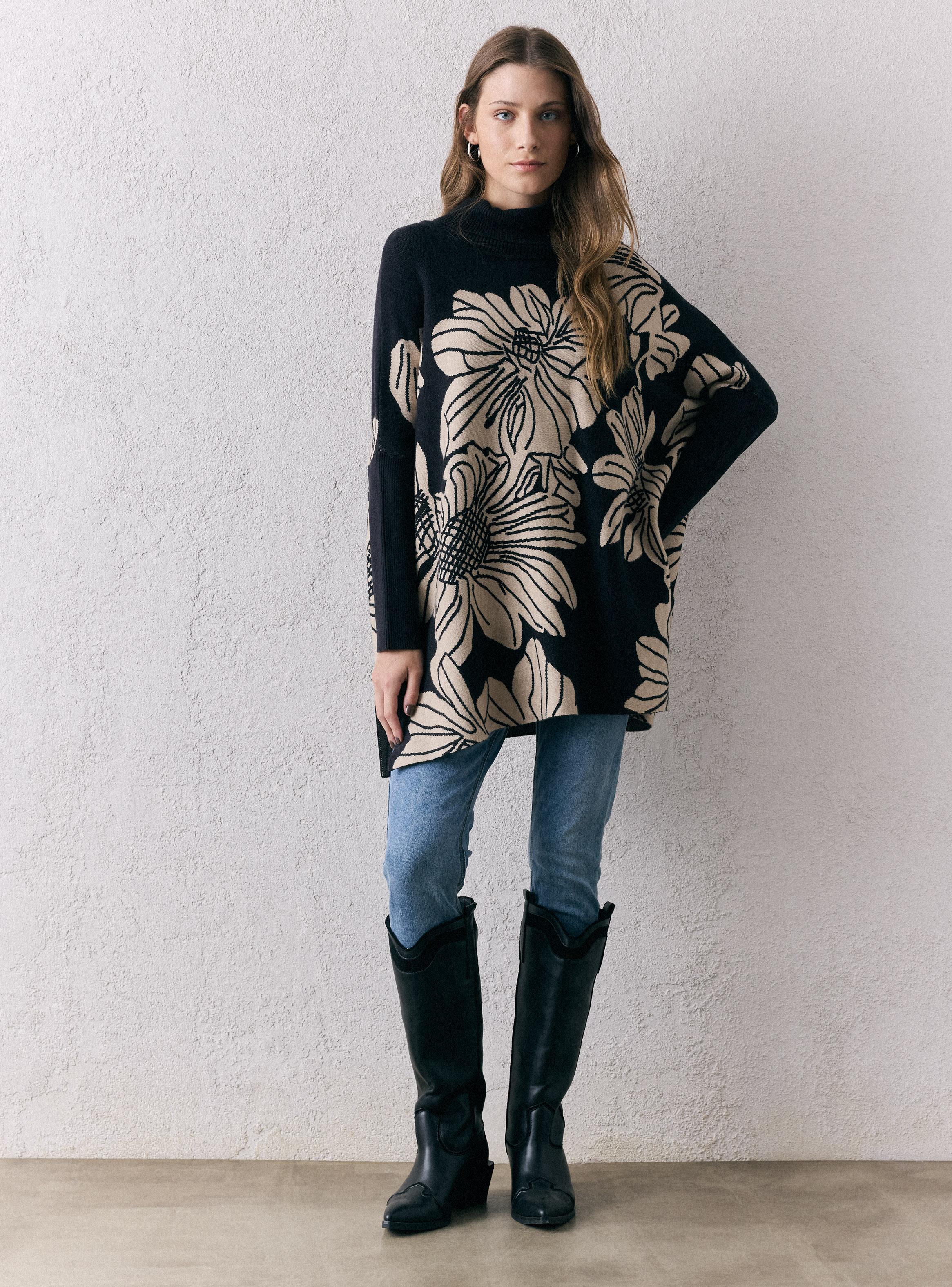 Sweater Tipo Capa con Diseño-4