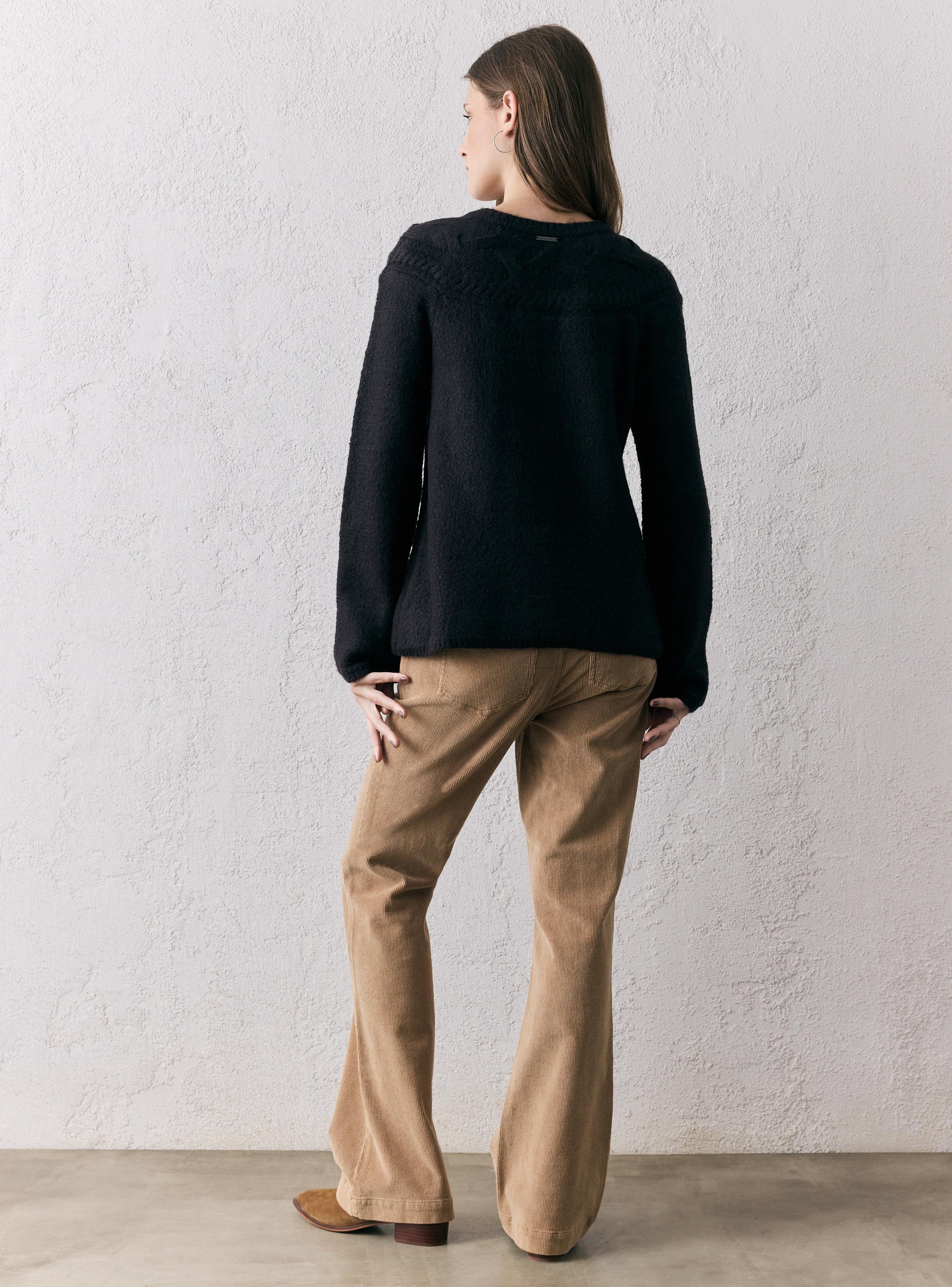 Chaleco con Trenzas en Pecho-5