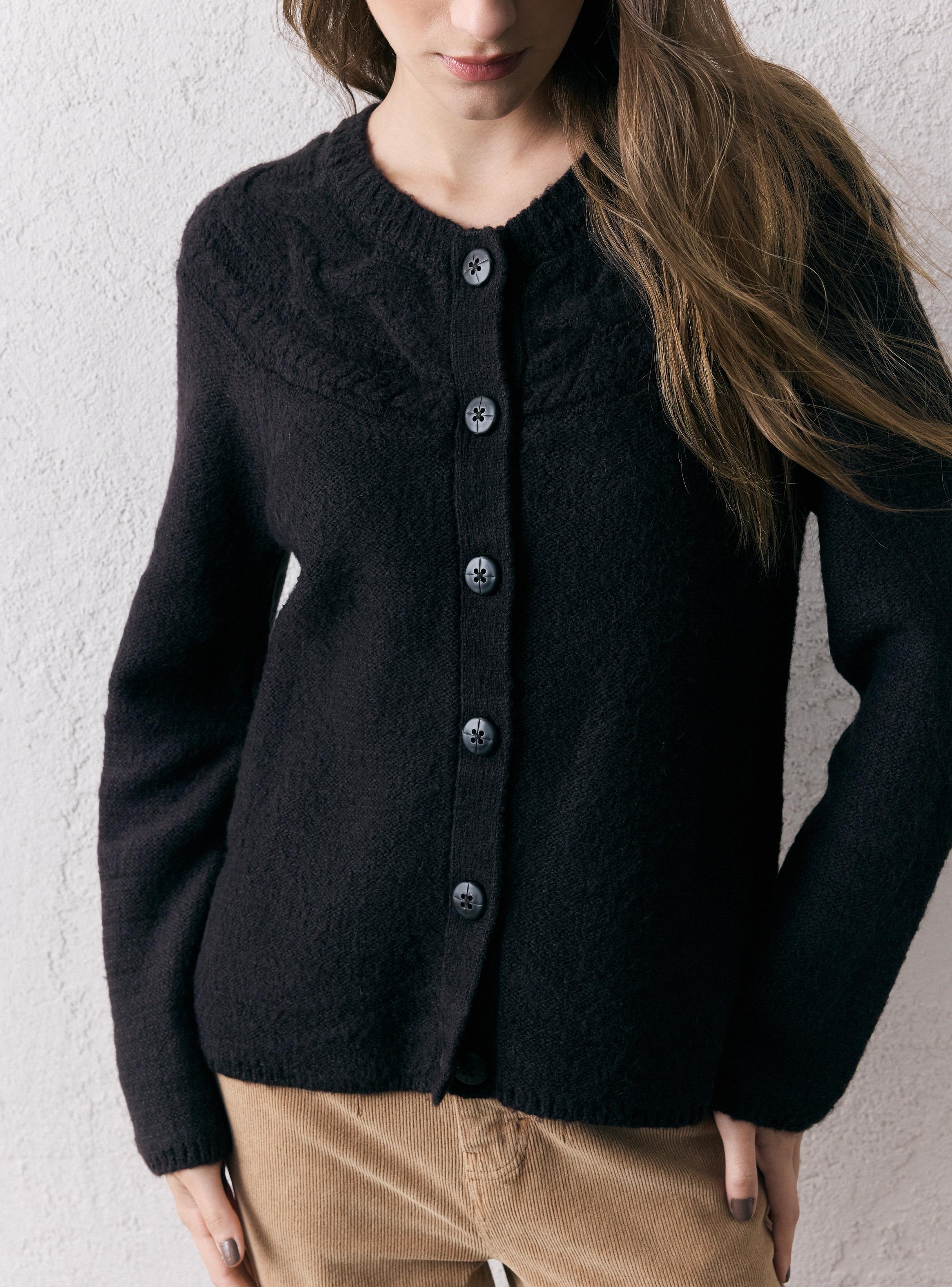 Chaleco con Trenzas en Pecho-3