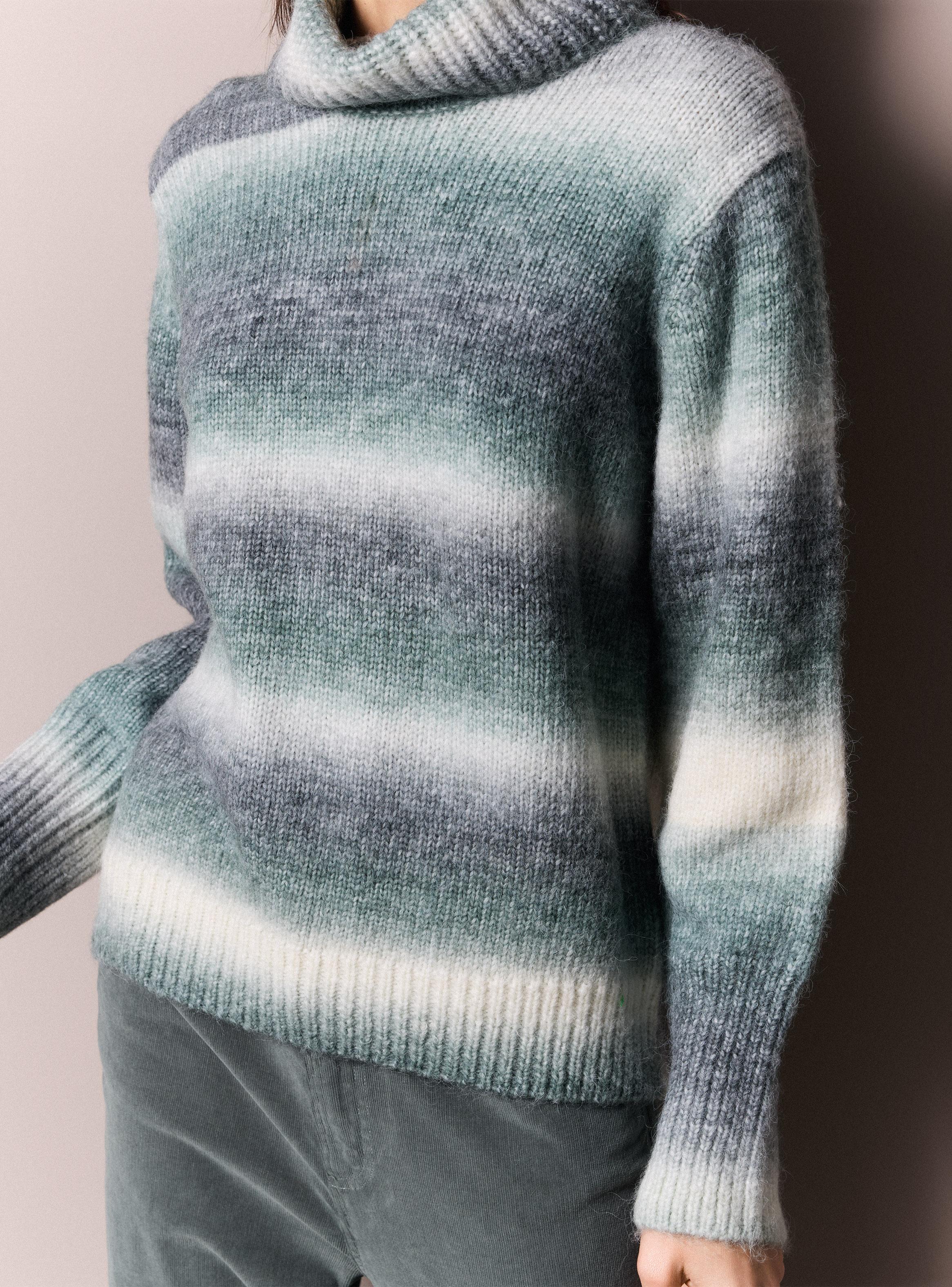 Sweater Cuello Beatle y Diseño Degradado-3