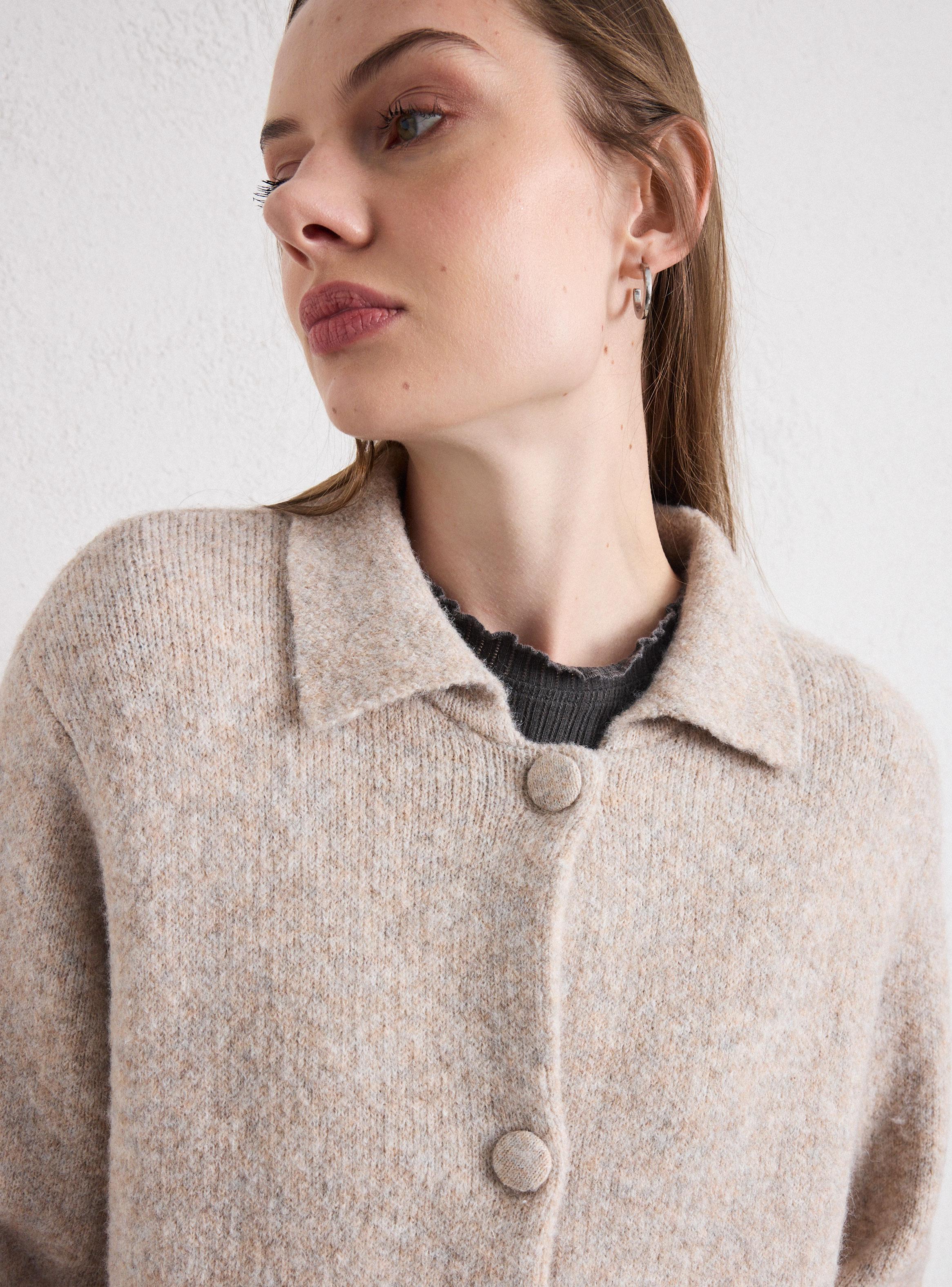 Chaleco con Cuello y Botones Forrados-2