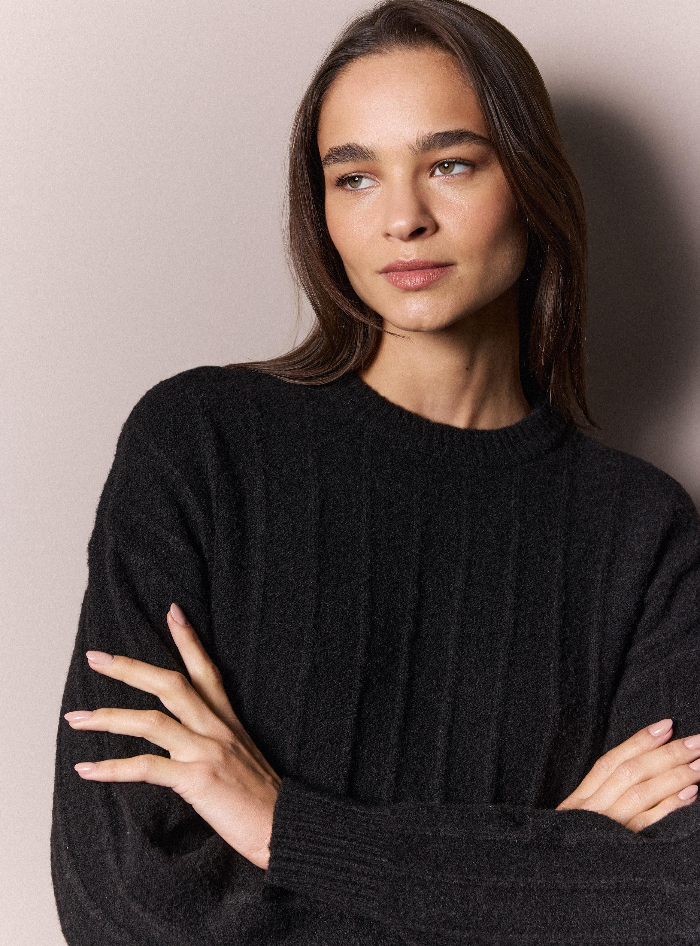 Sweater Tejido con Relieve de Líneas-2