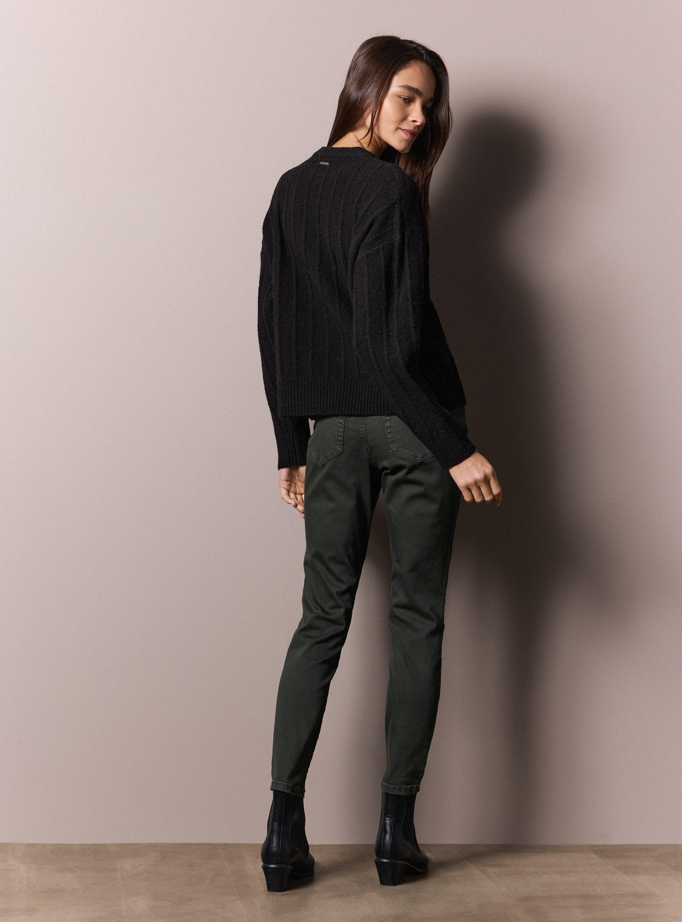 Sweater Tejido con Relieve de Líneas-5