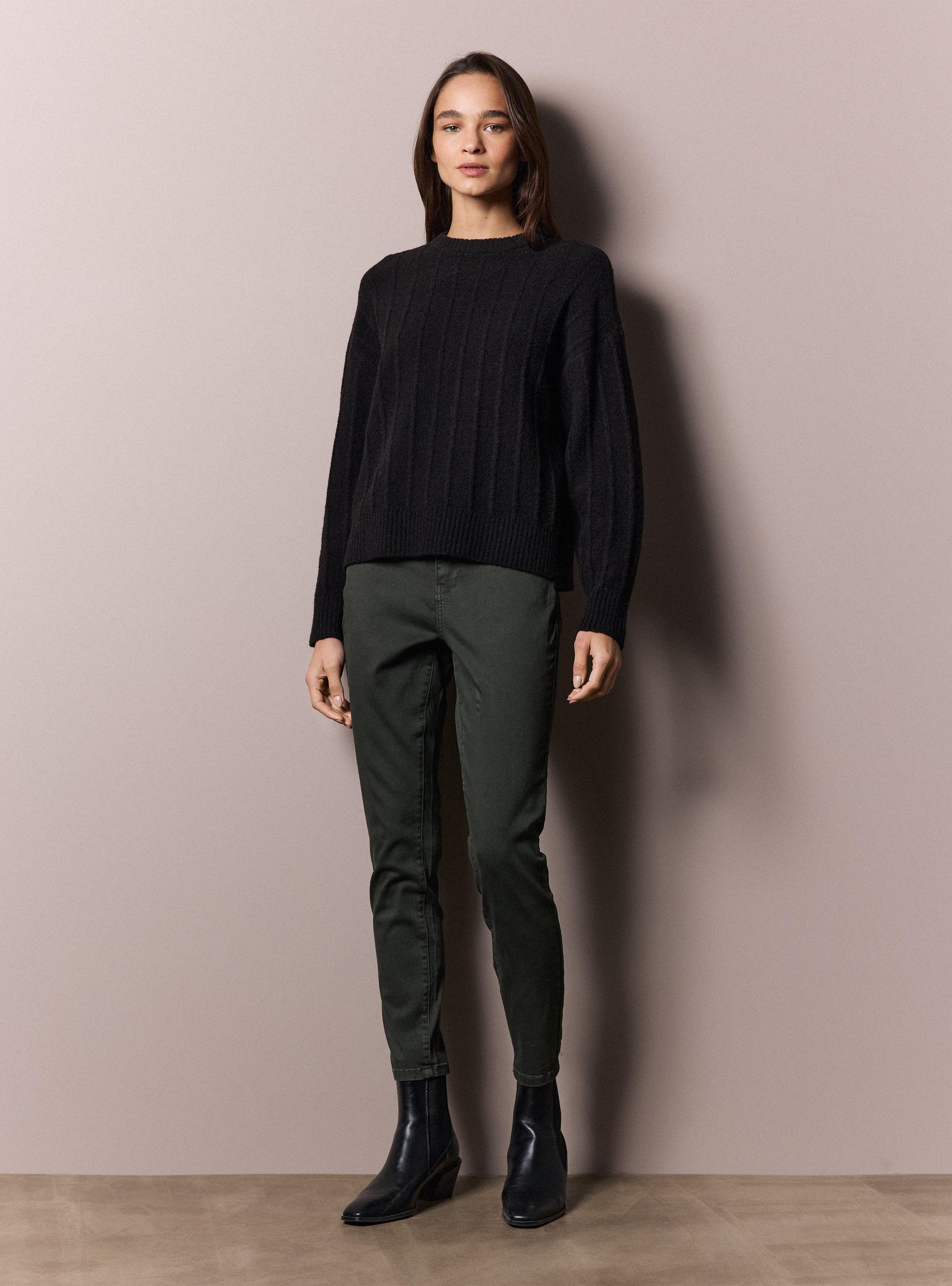 Sweater Tejido con Relieve de Líneas-4