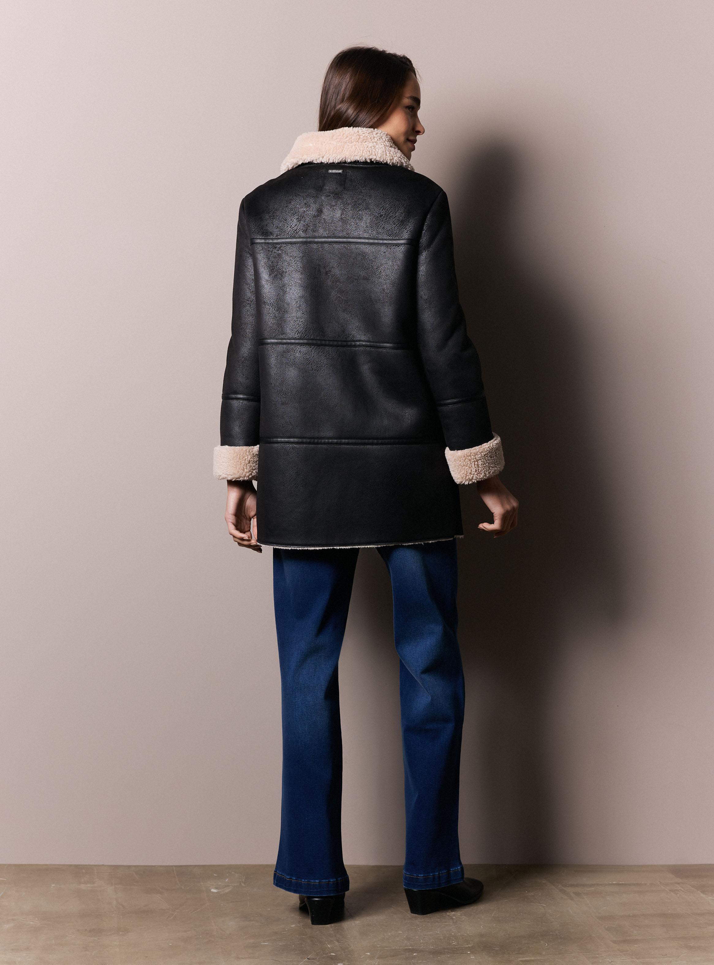 Chaqueta Agamuzada Larga con Piel Interior-5