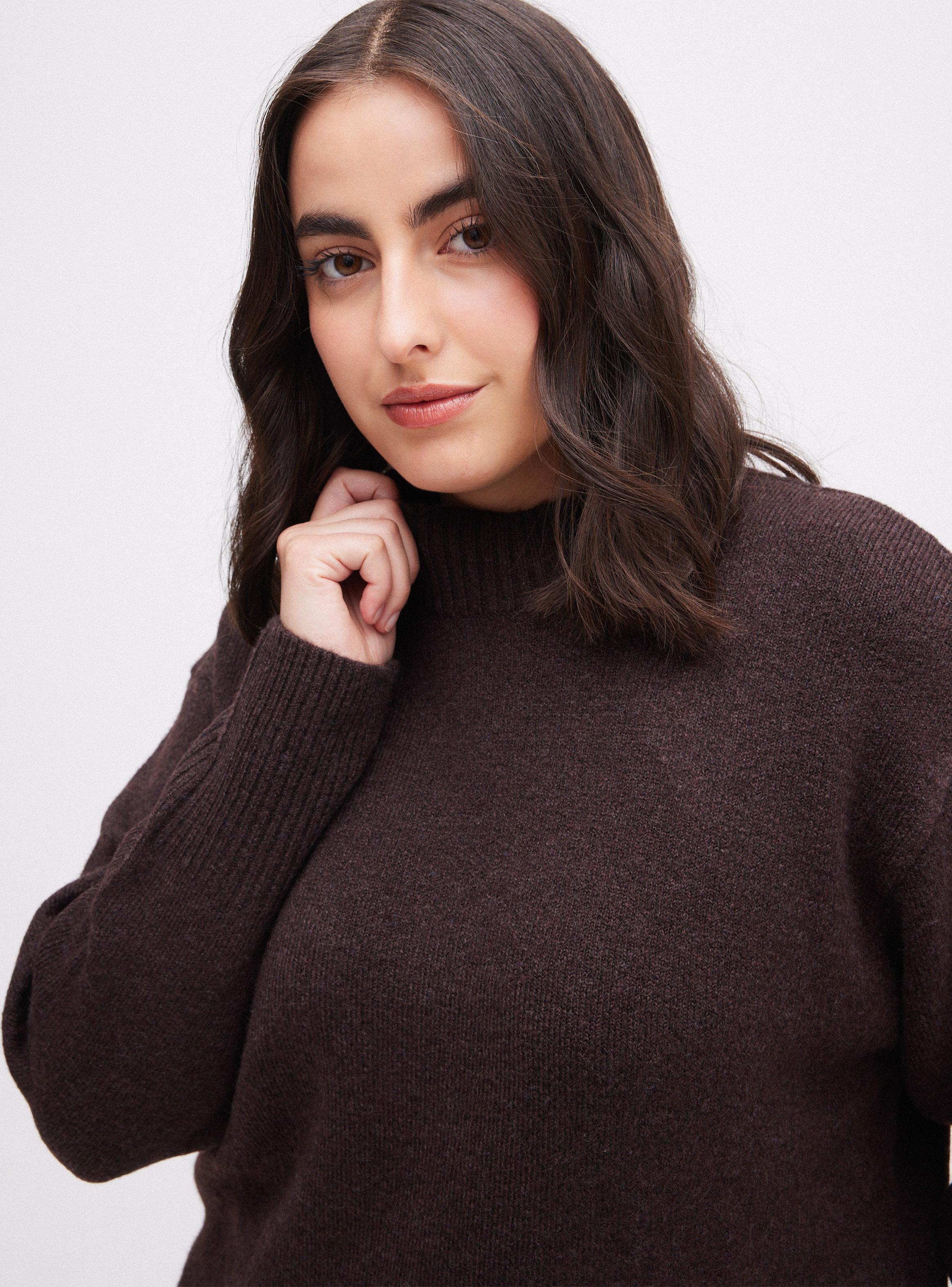 Sweater Básico Cuello Alto-2