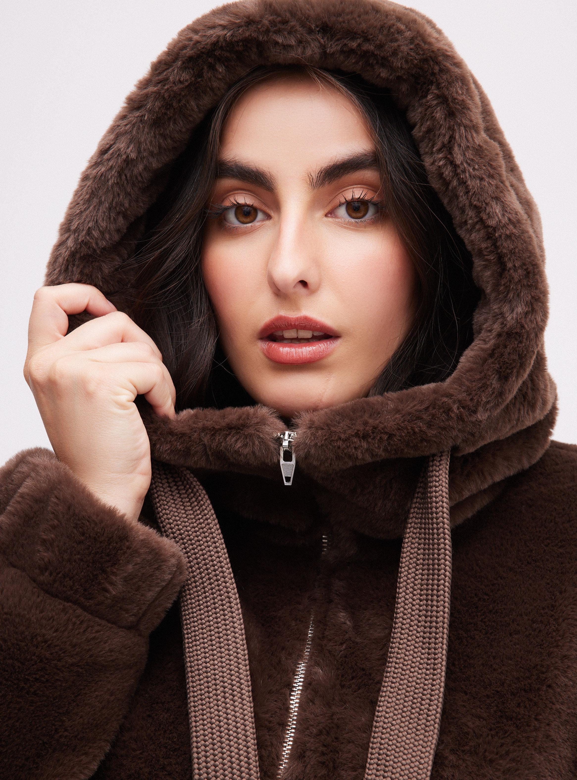 Chaqueta Piel Sintética con Capucha-3