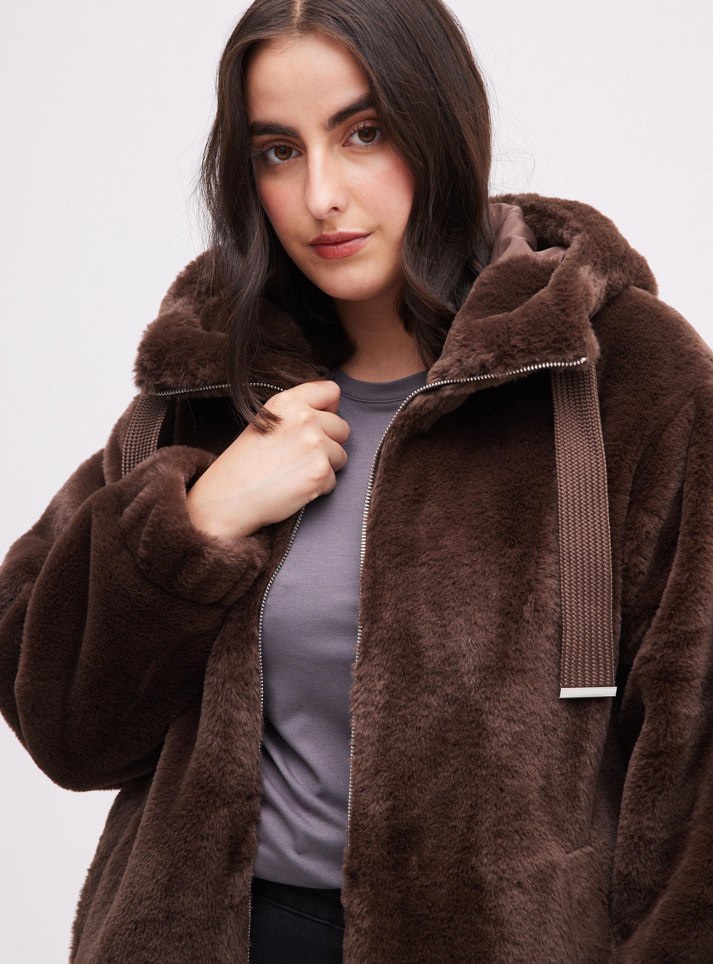 Chaqueta Piel Sintética con Capucha-2