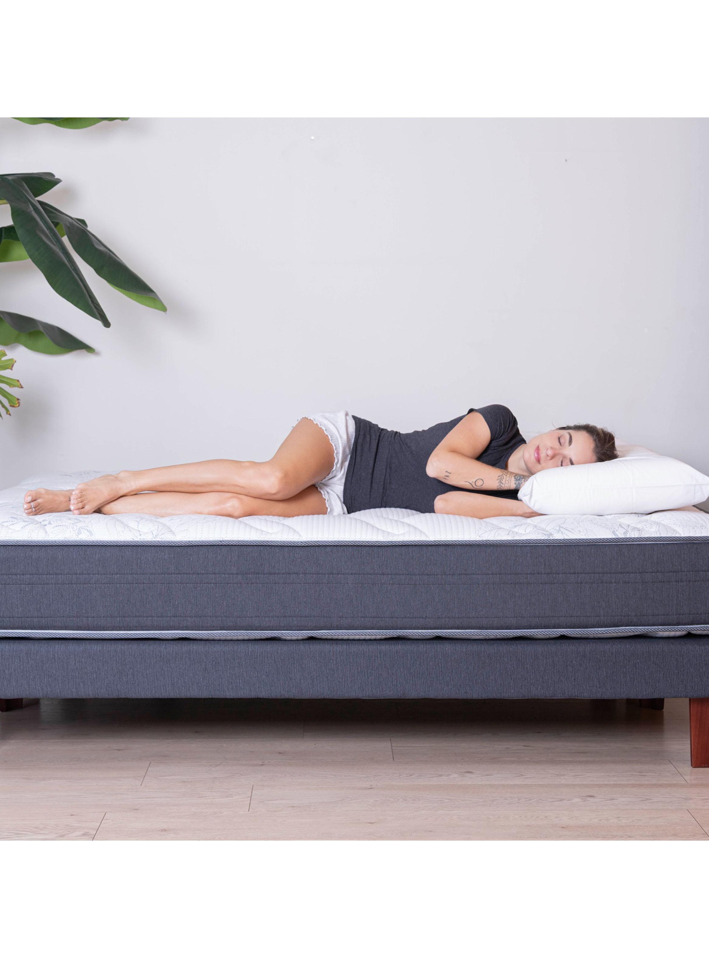 Cama Europea Europedic Dual 1.5 Plazas Base Normal + Respaldo Royal Grafito + Velador Rock-4