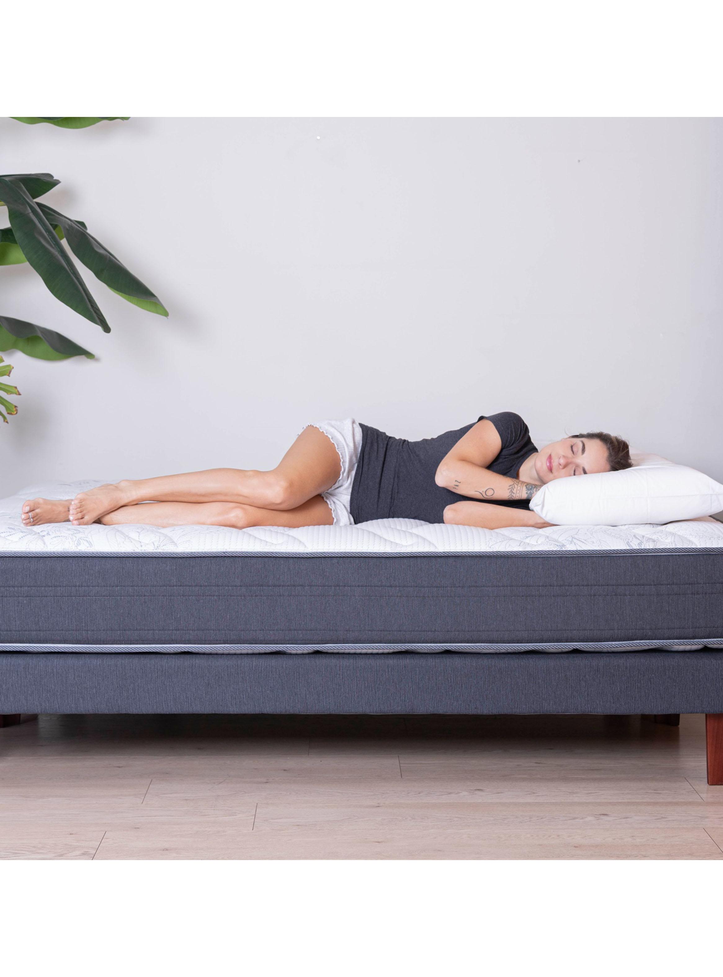 Cama Europea Europedic Dual 2 Pl azas Box Base Dividida + Respaldo Royal Gris + Velador Atenas-4