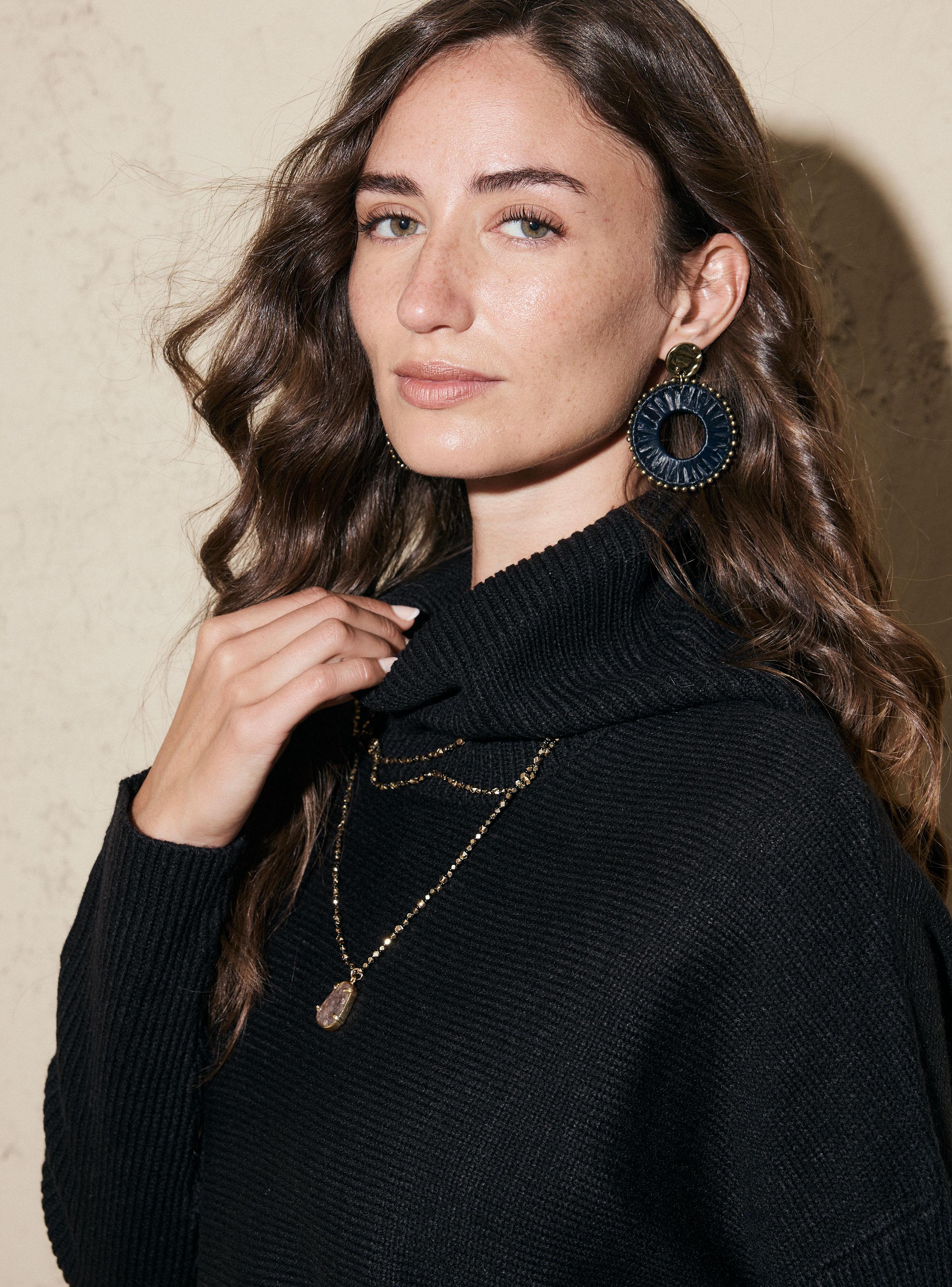 Sweater Poncho con Botones en Costados-2