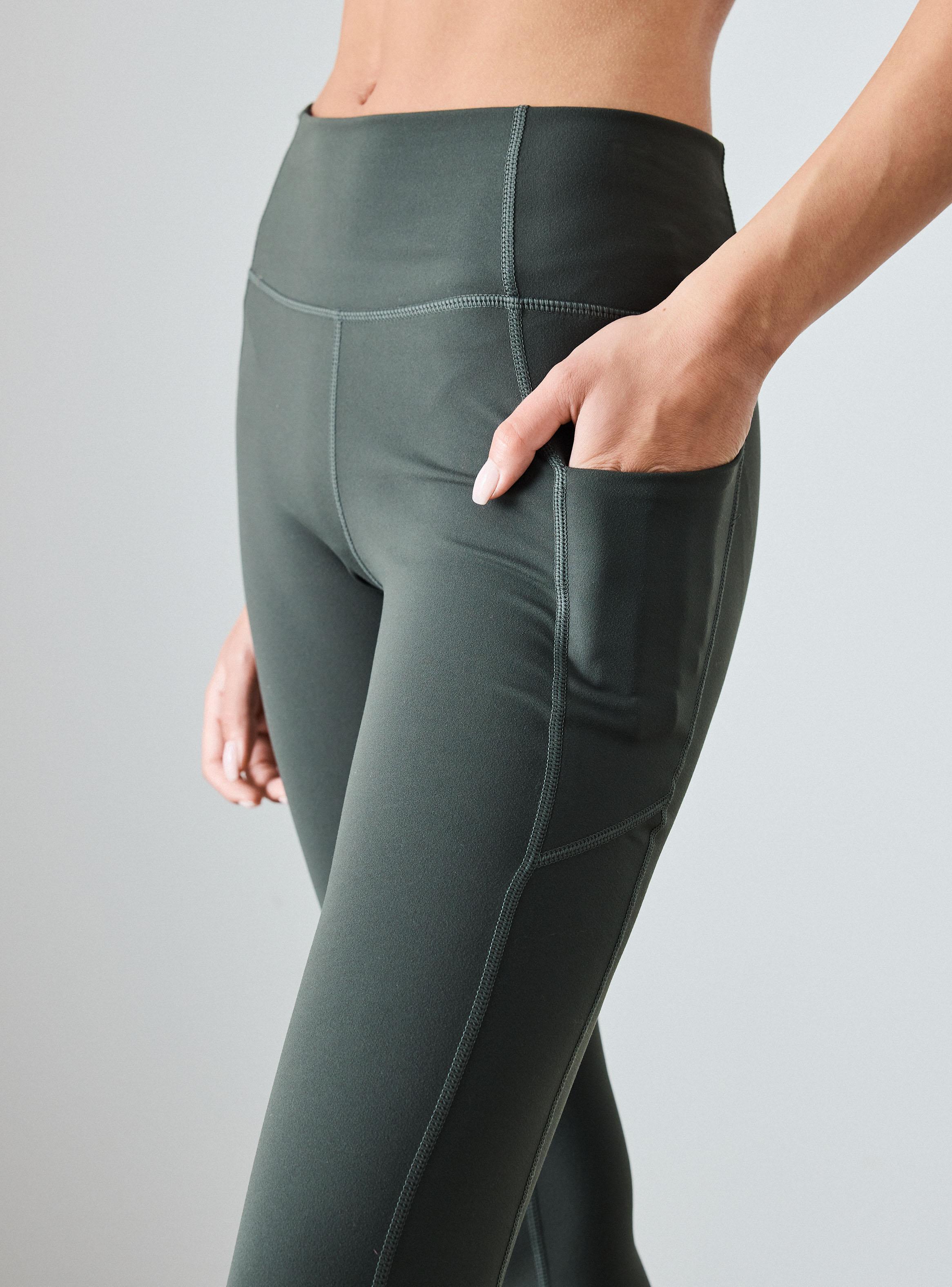 Calza Color Liso Pretina Alta y Bolsillo-2