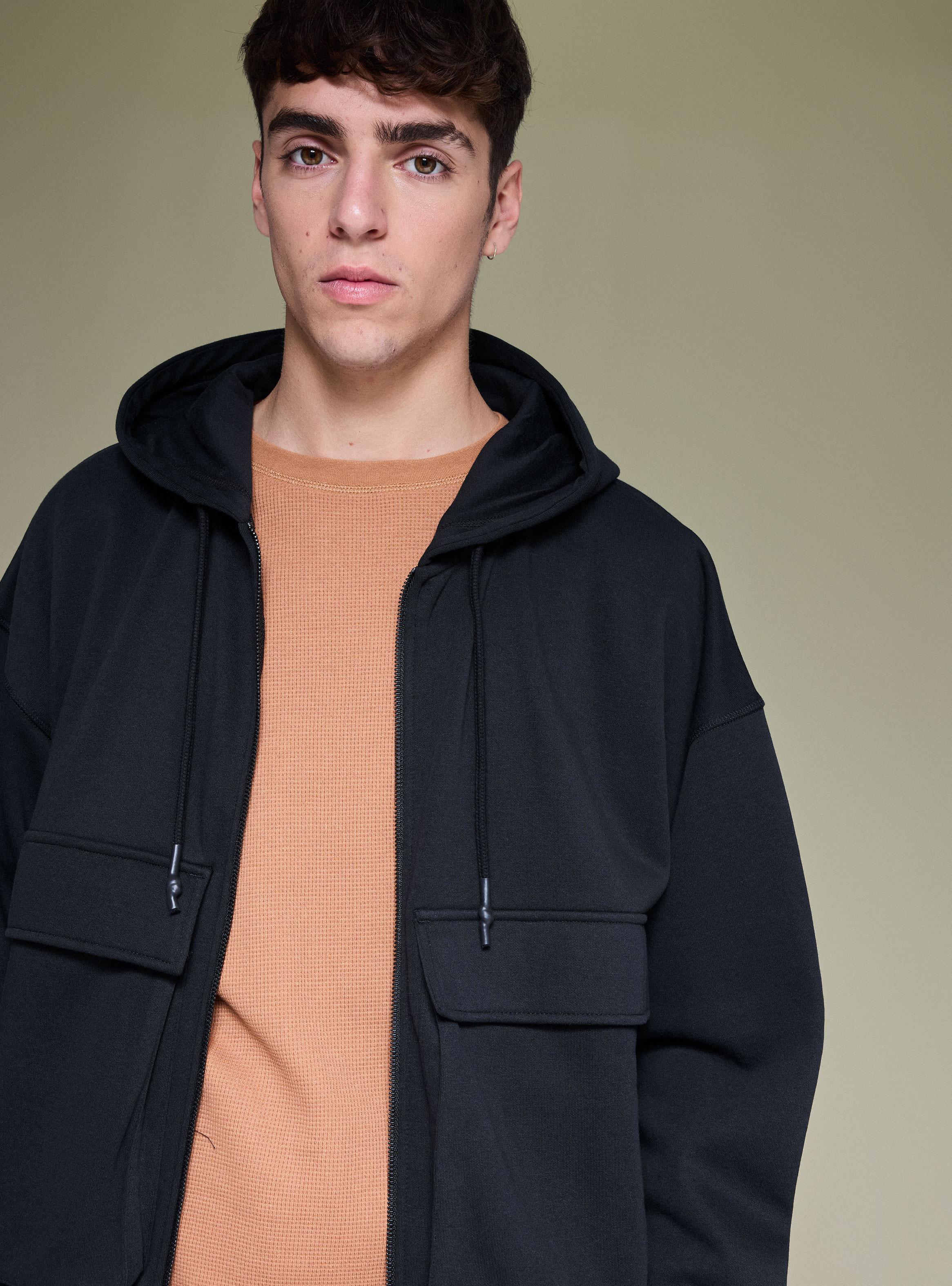 Polerón Cierre Capucha Corto-2