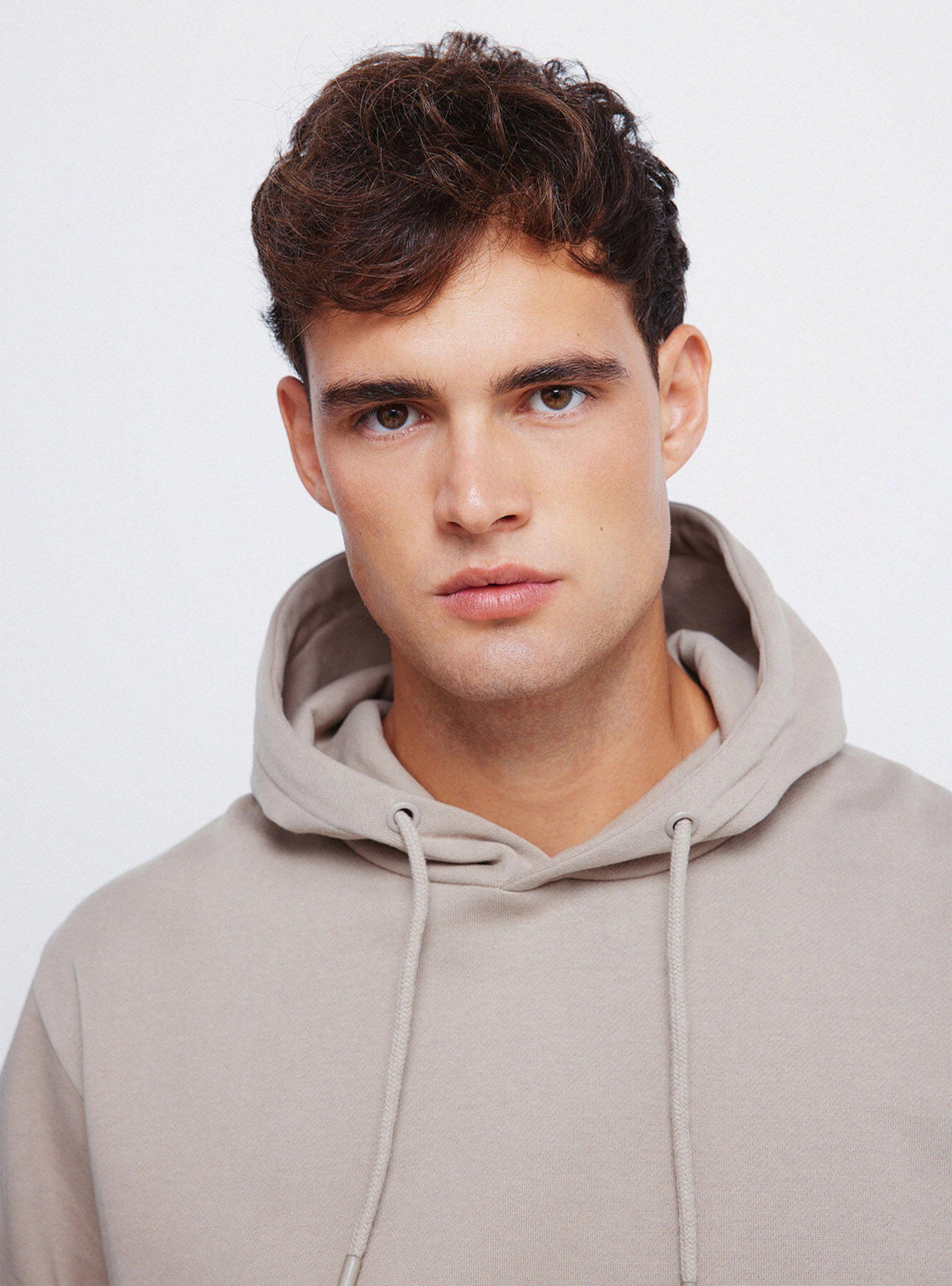 Polera Manga Corta Capucha Básica-2