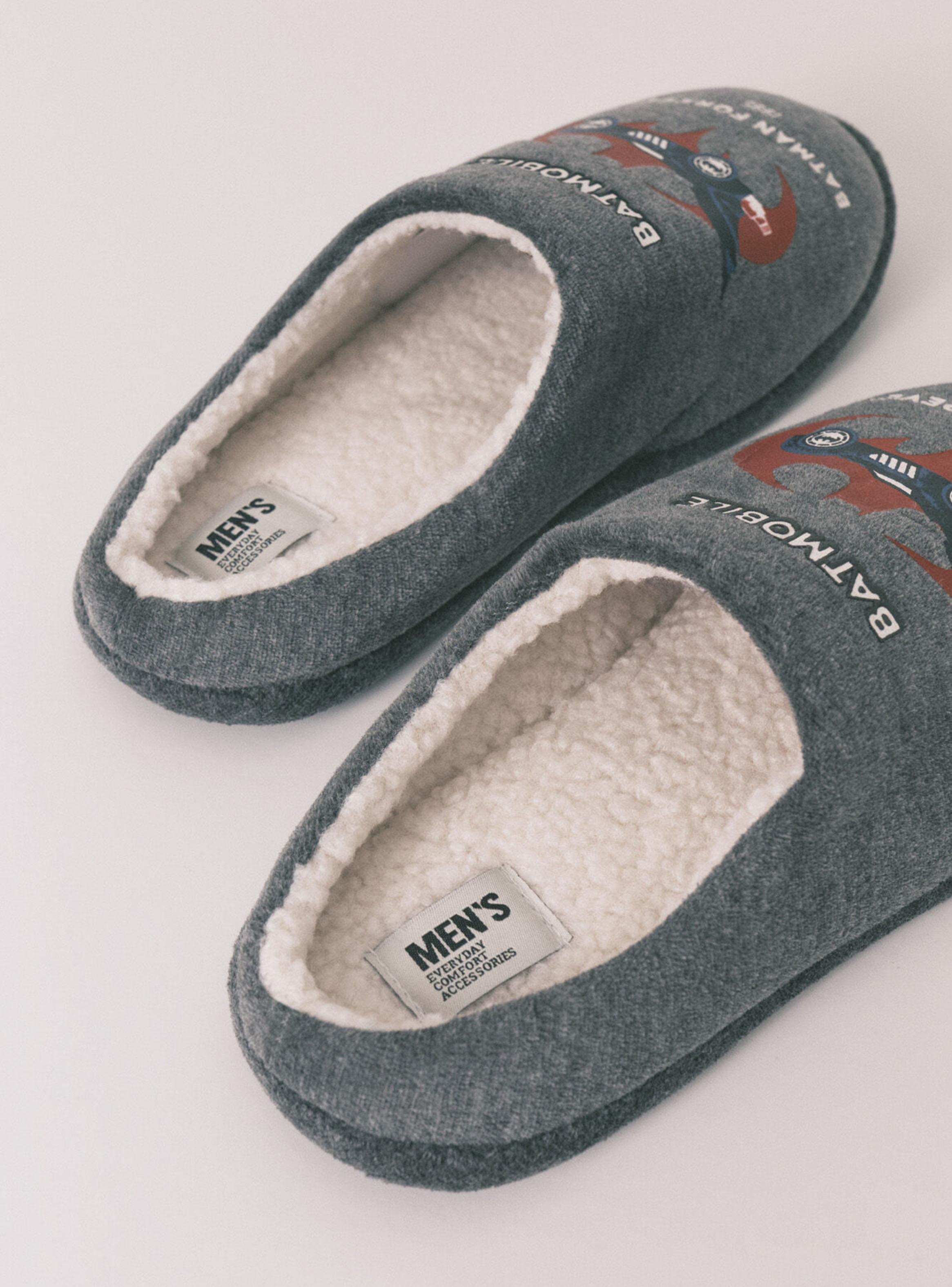 Pantuflas Casa Batman-3