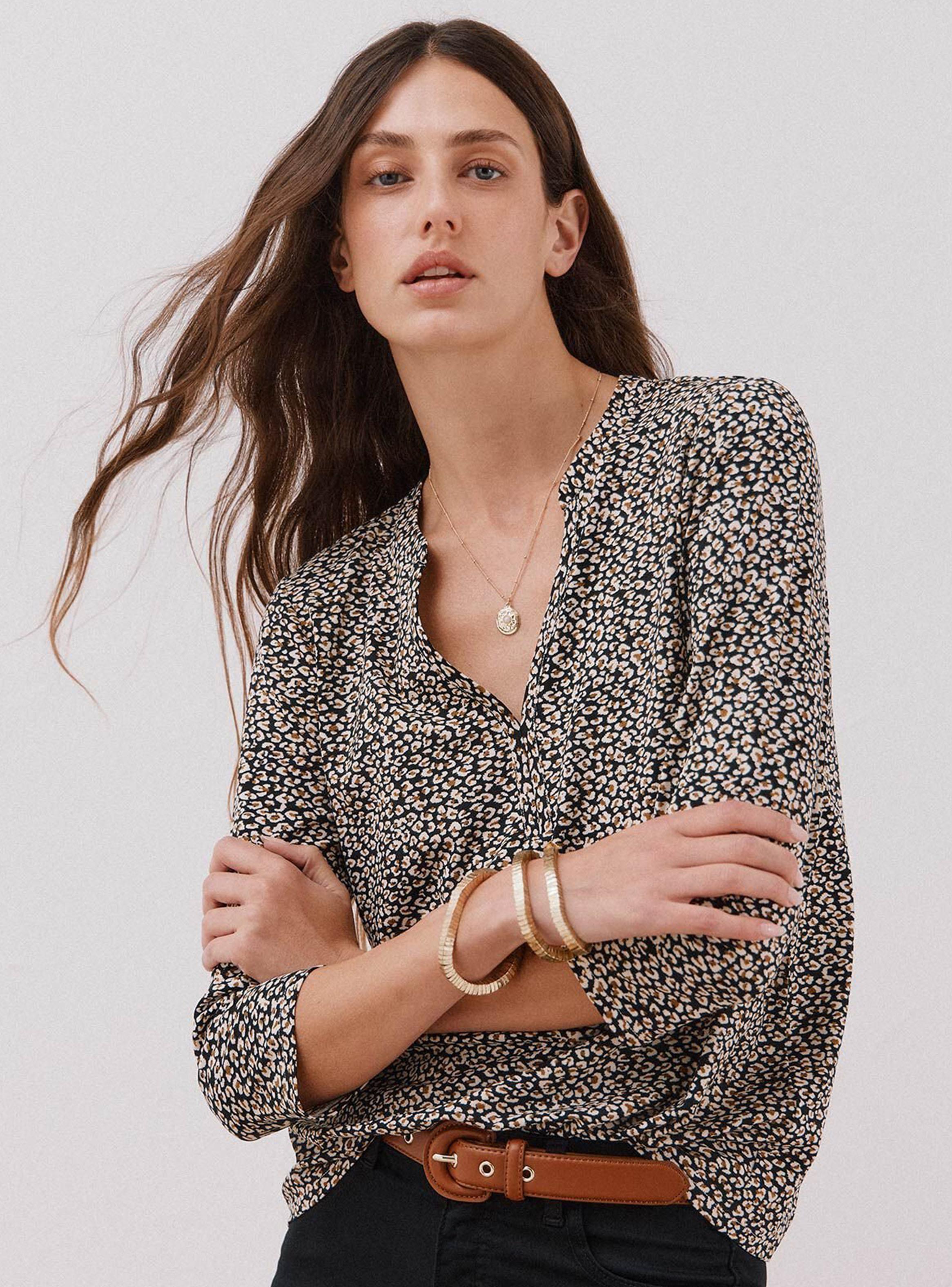 Polera Básica Escote Mão-2