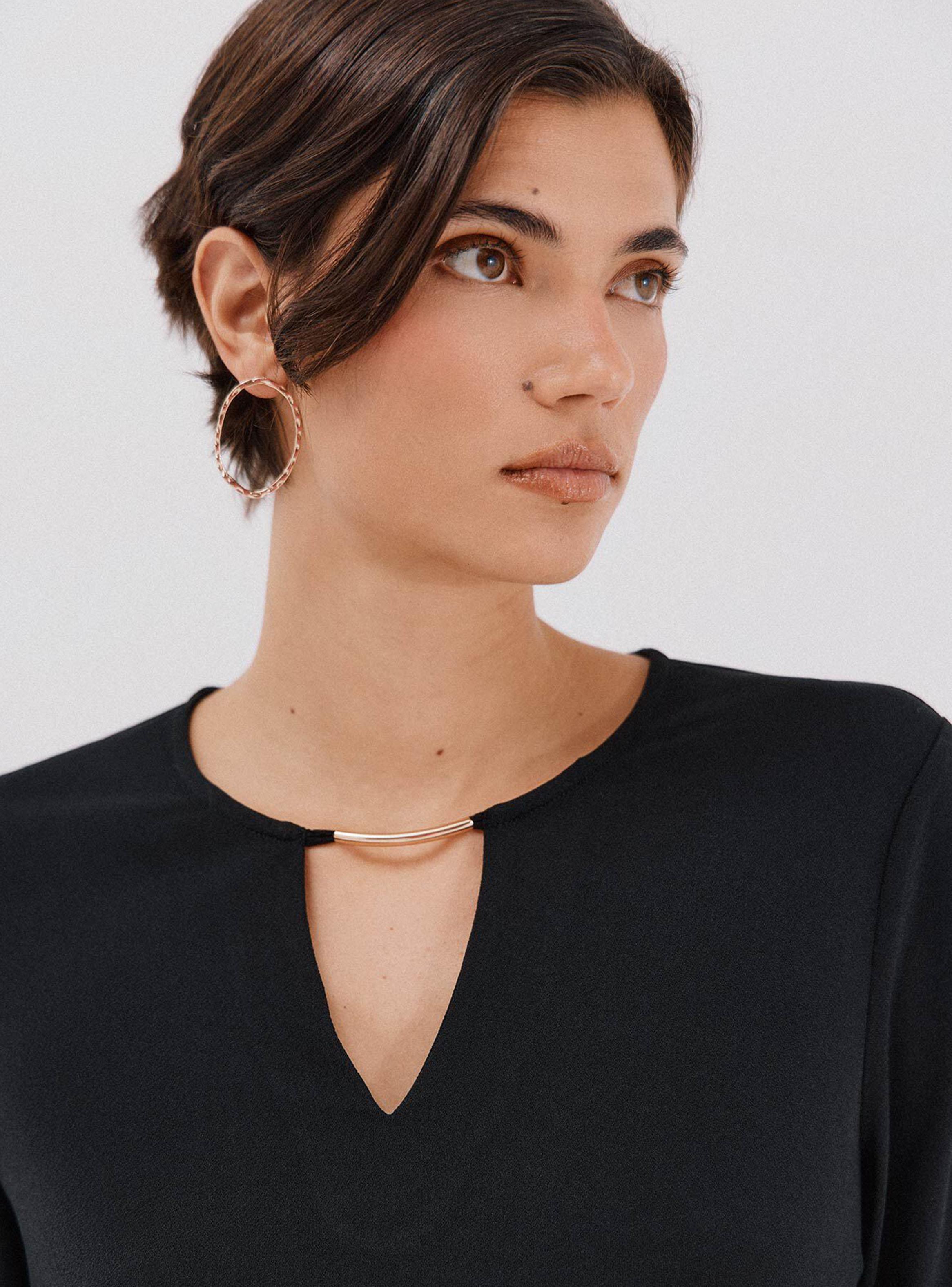 Top Pieza Dorada Escote-4