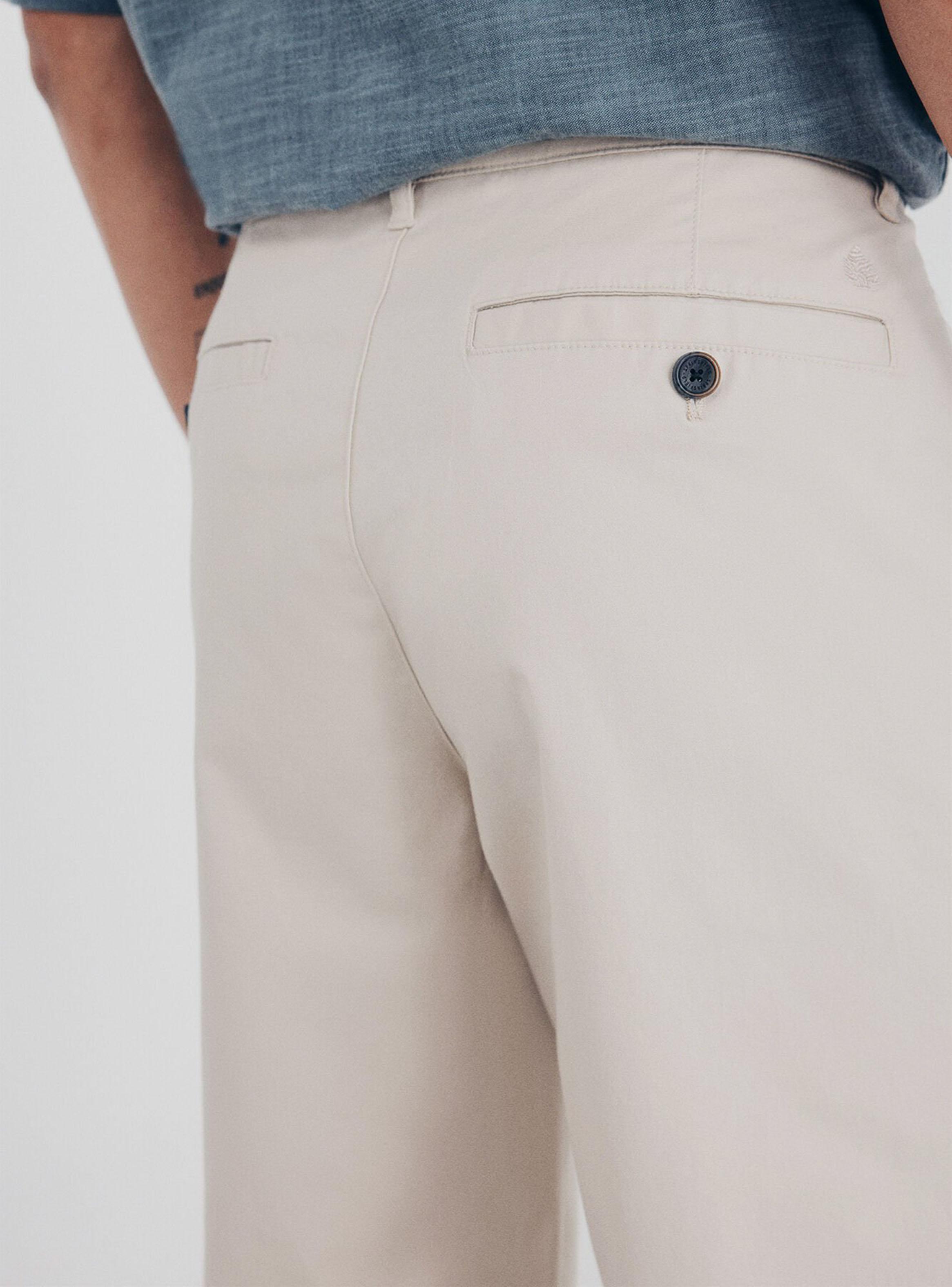 Pantalón Chino Ligero Comfort Slim Fit-4