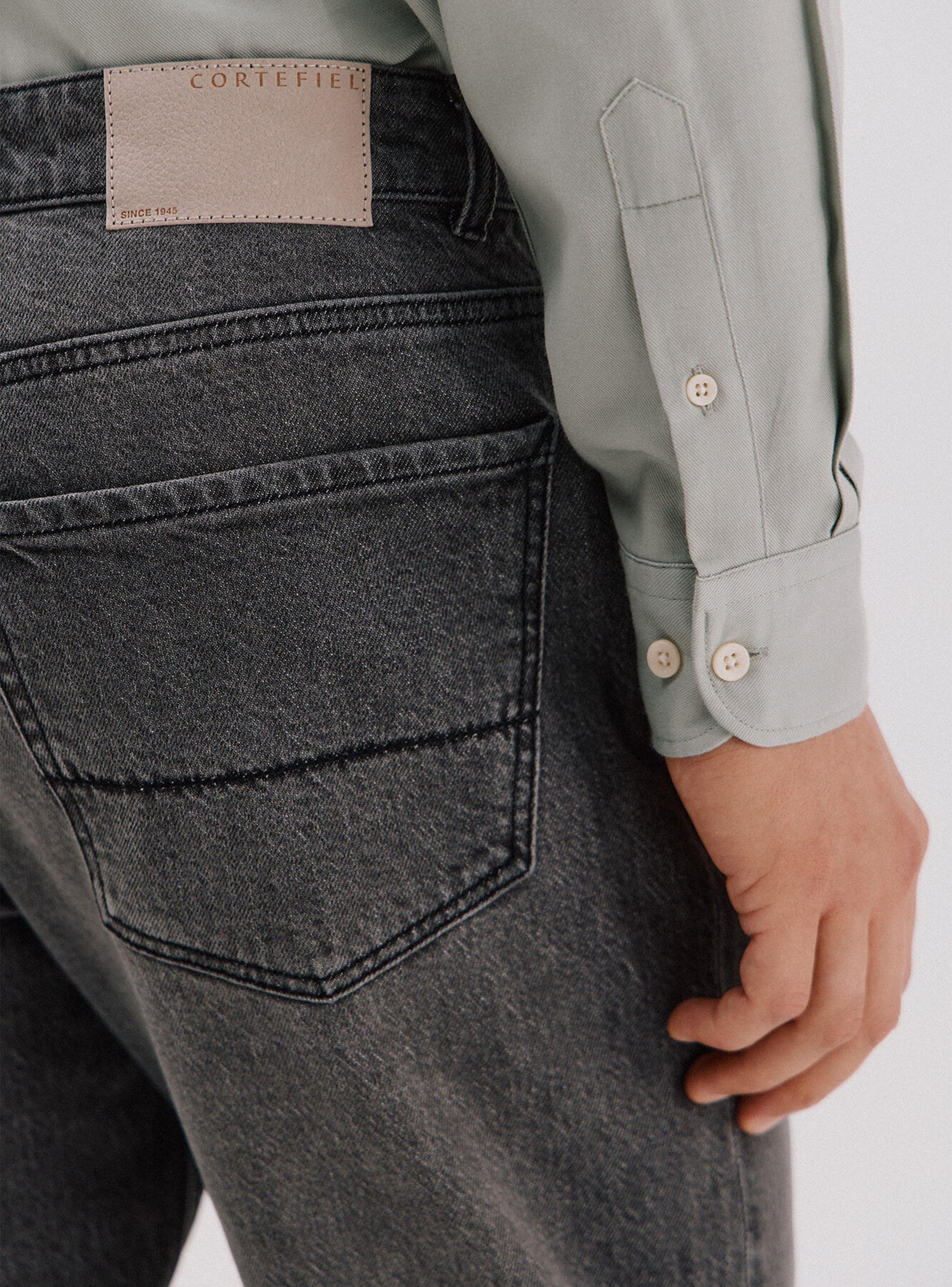 Pantalón Vaquero Tapered Fit-3