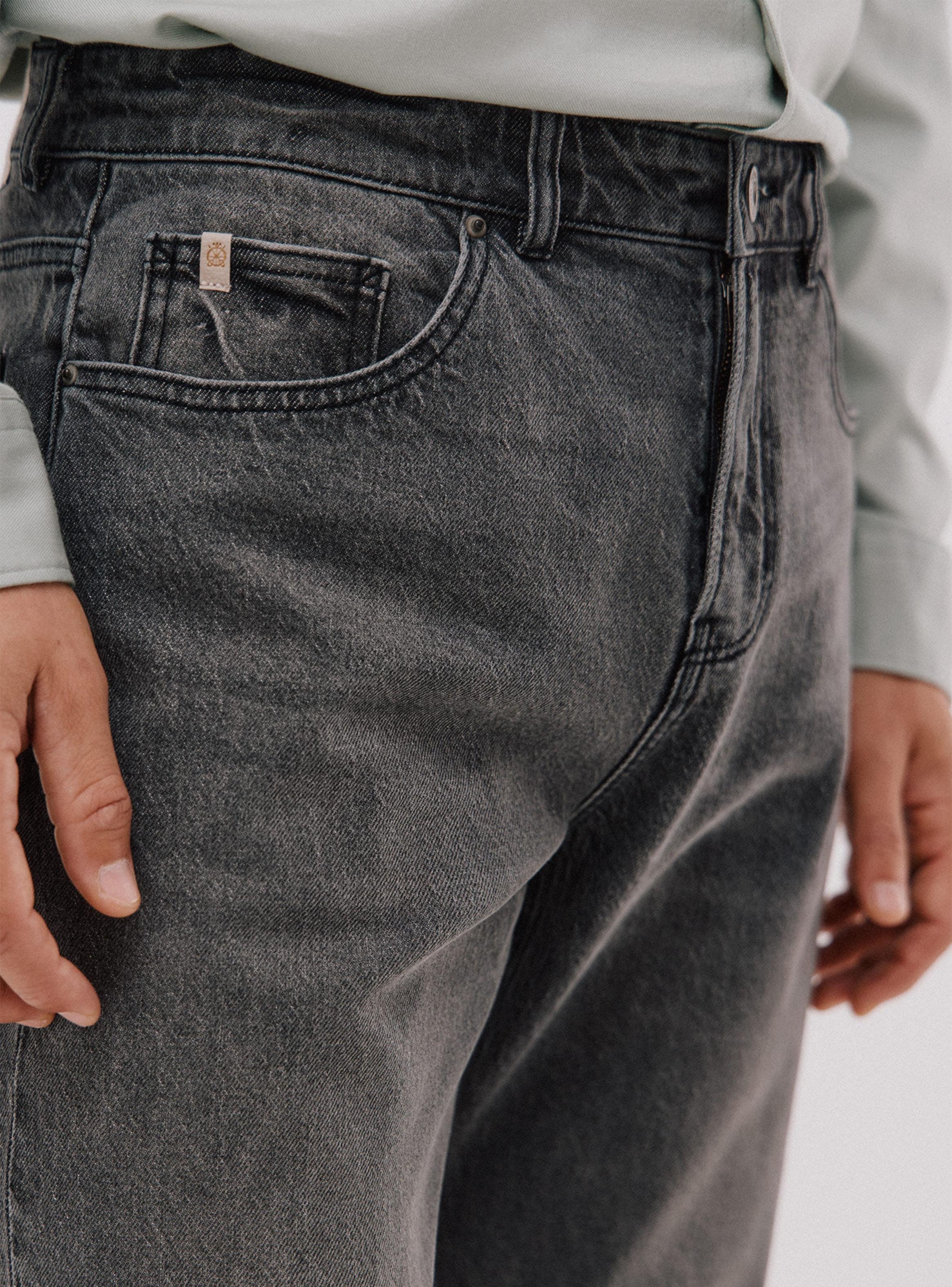 Pantalón Vaquero Tapered Fit-2