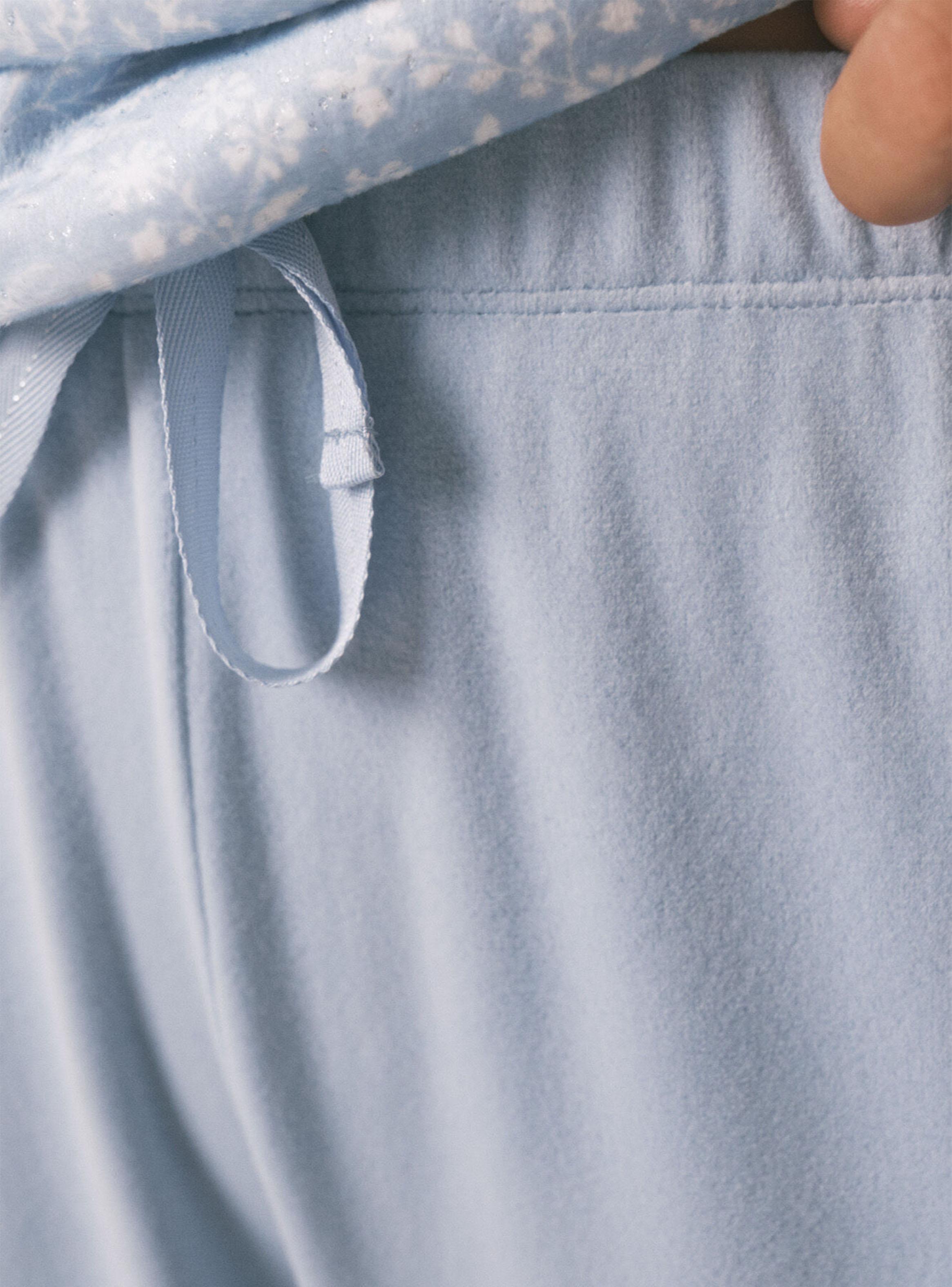 Pijama Largo Terciopelo Brillo Flores Azul-4