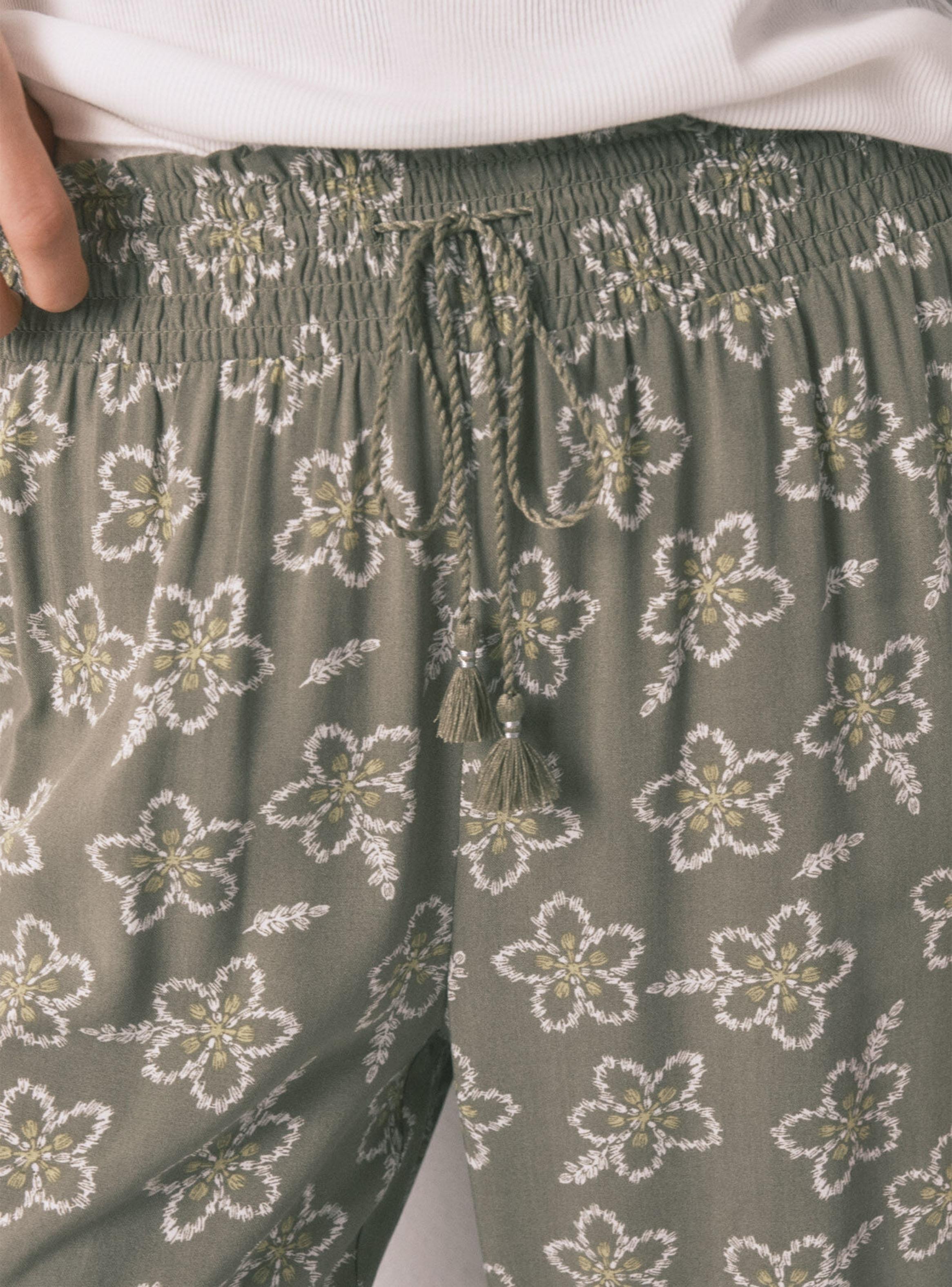 Pantalón Largo Viscosa Flores Kaki-2