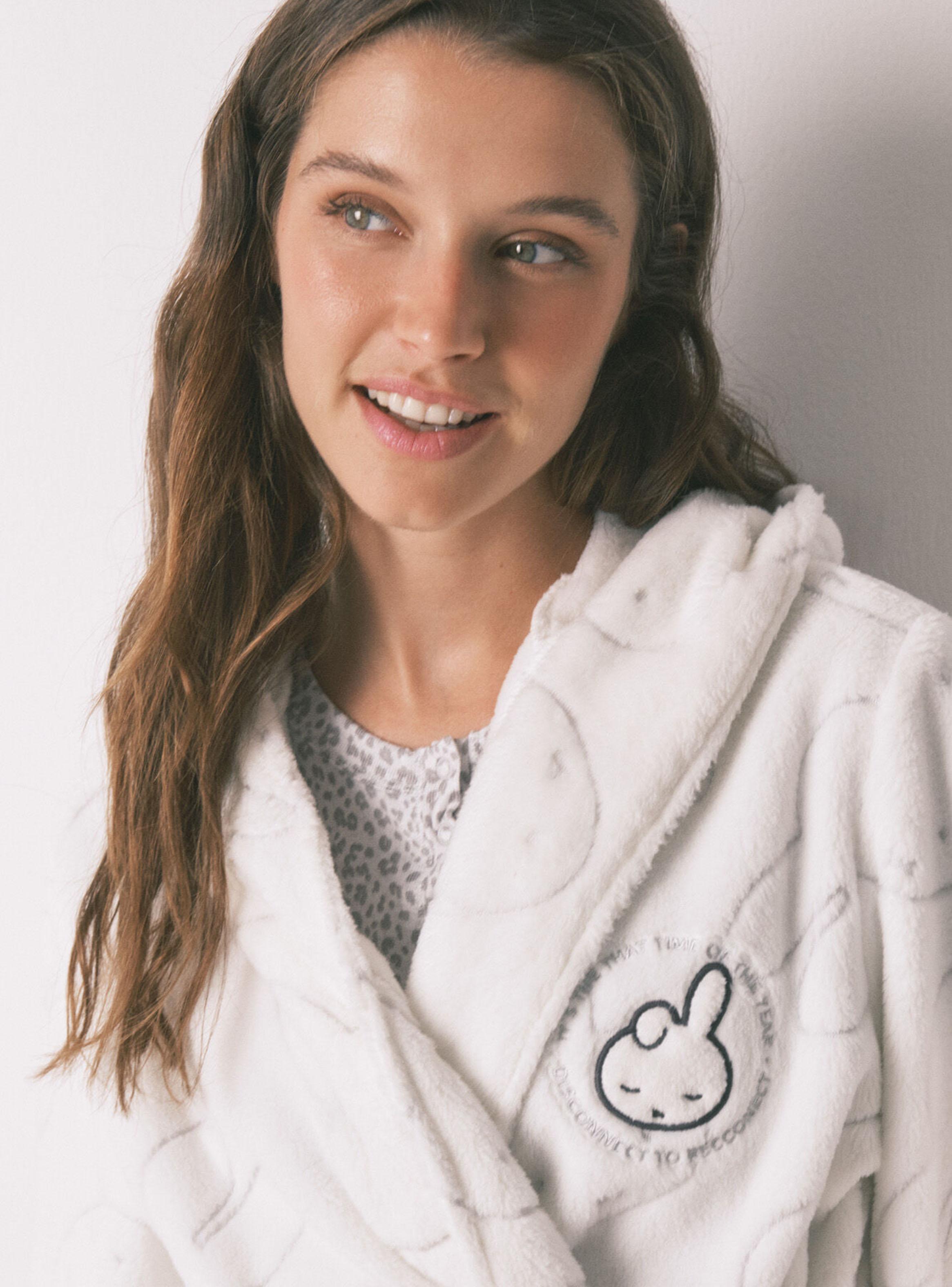 Bata Midi Polar Estampada Miffy-2