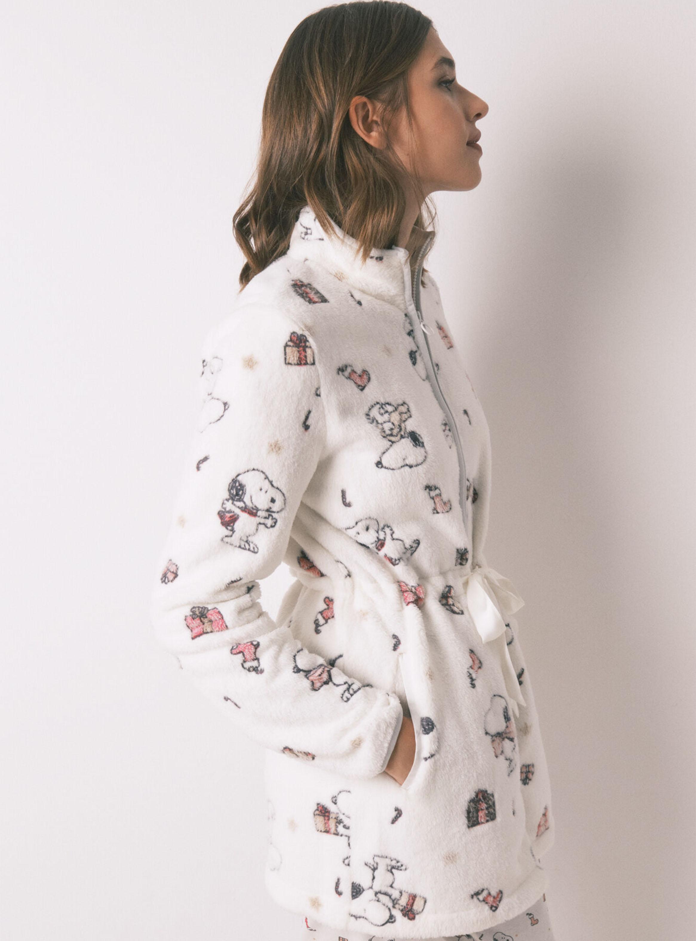 Bata Corta Polar Blanco Estampado Snoopy-2