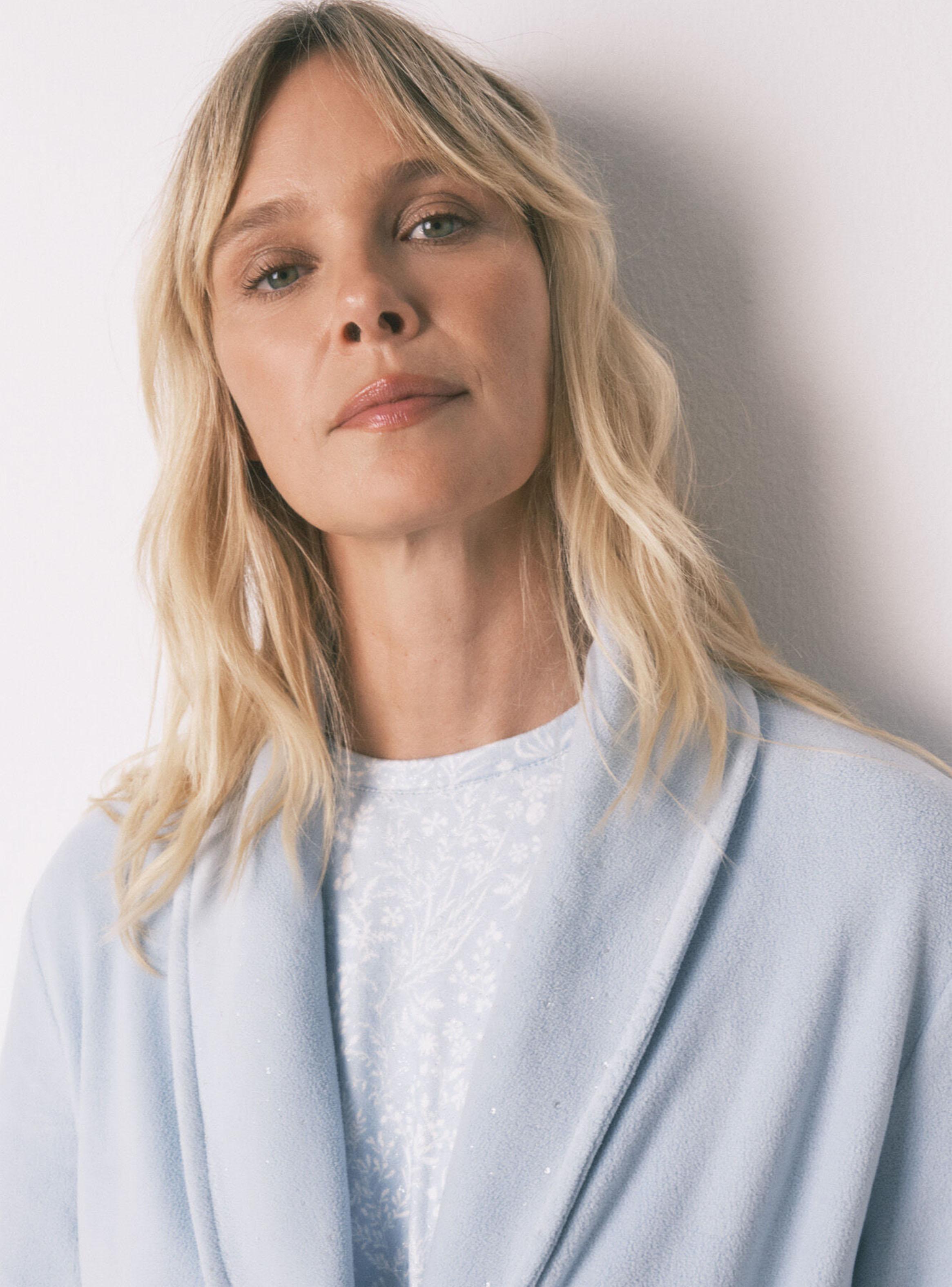 Bata Midi Terciopelo Azul Brillos-2