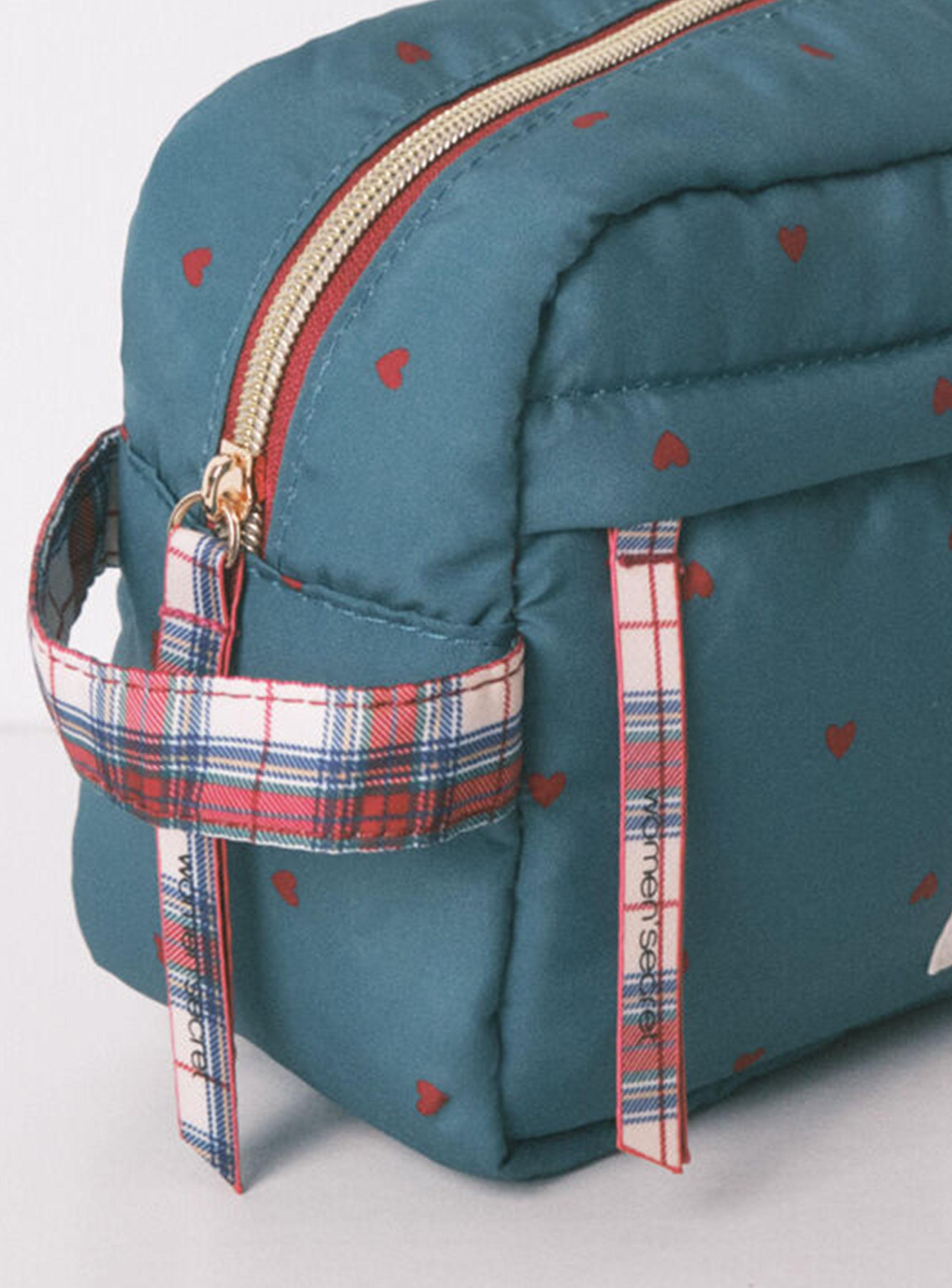 Neceser Mediano Nailon Verde Estampado Corazones-3