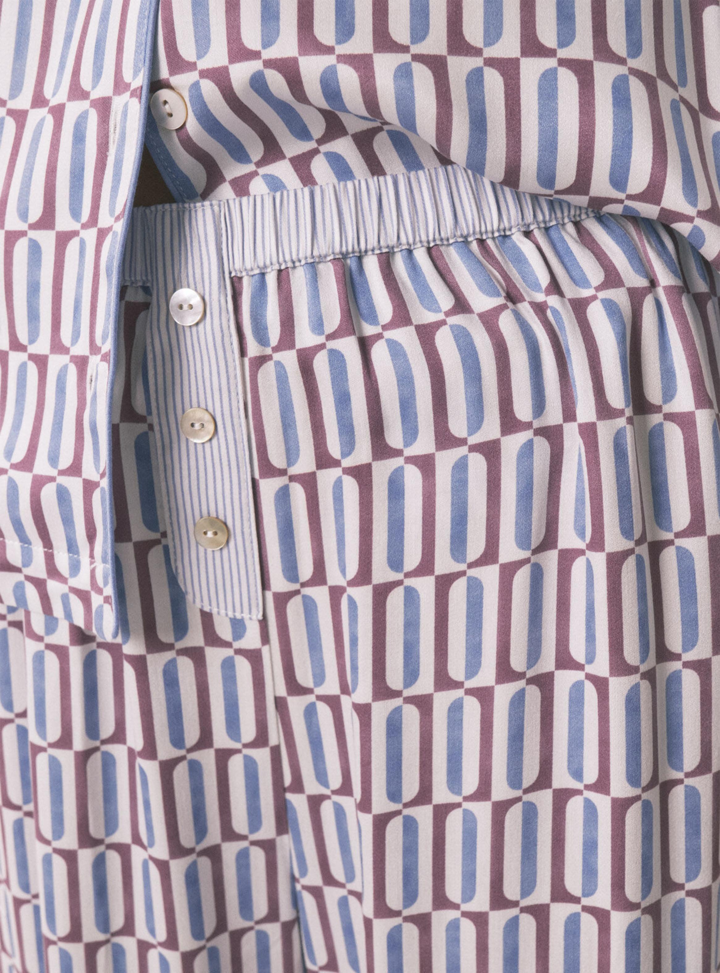 Pijama Camisero Largo Satén Print Geométrico-3