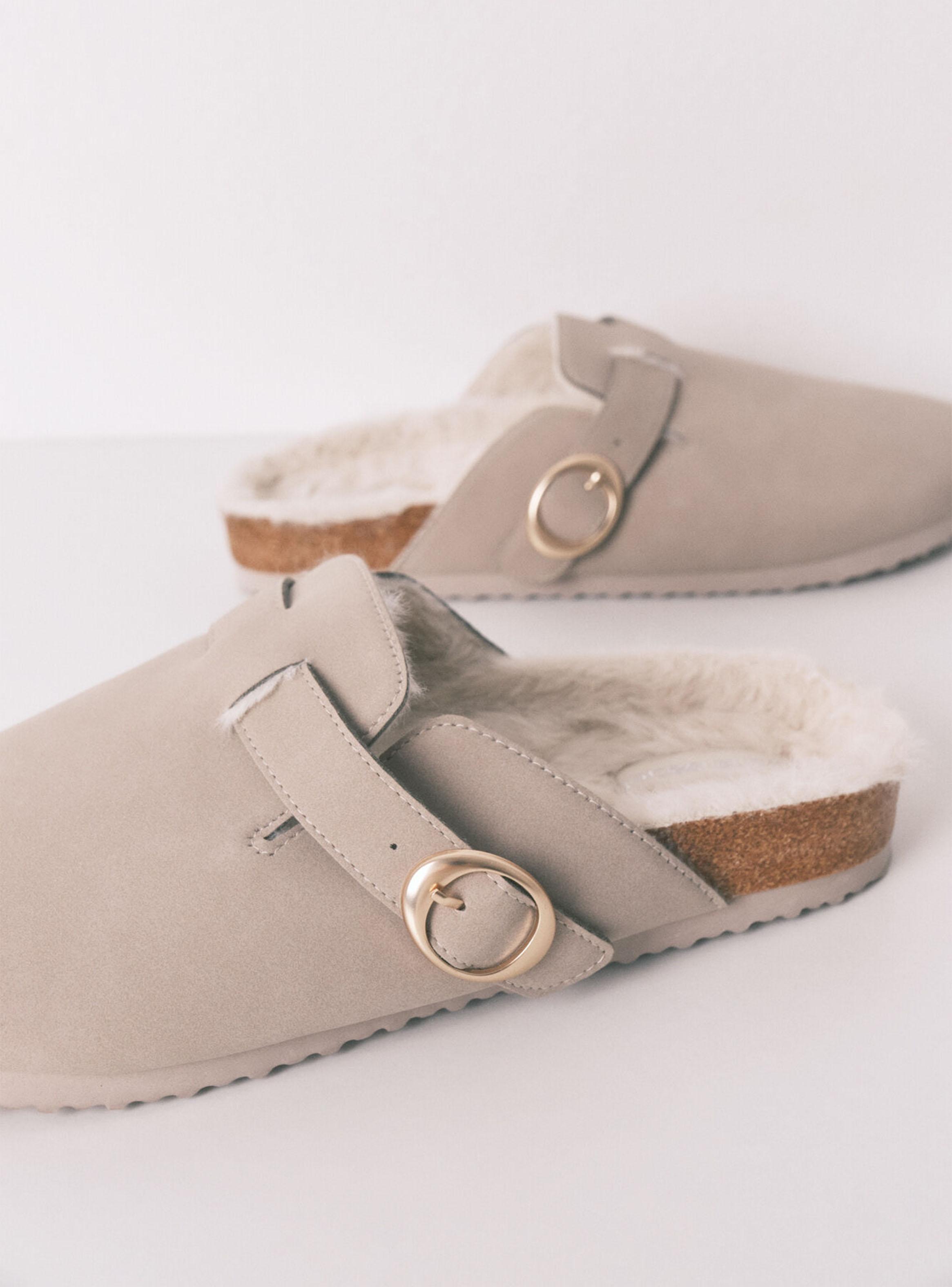 Pantuflas Tipo Zueco Pelo Gris-3