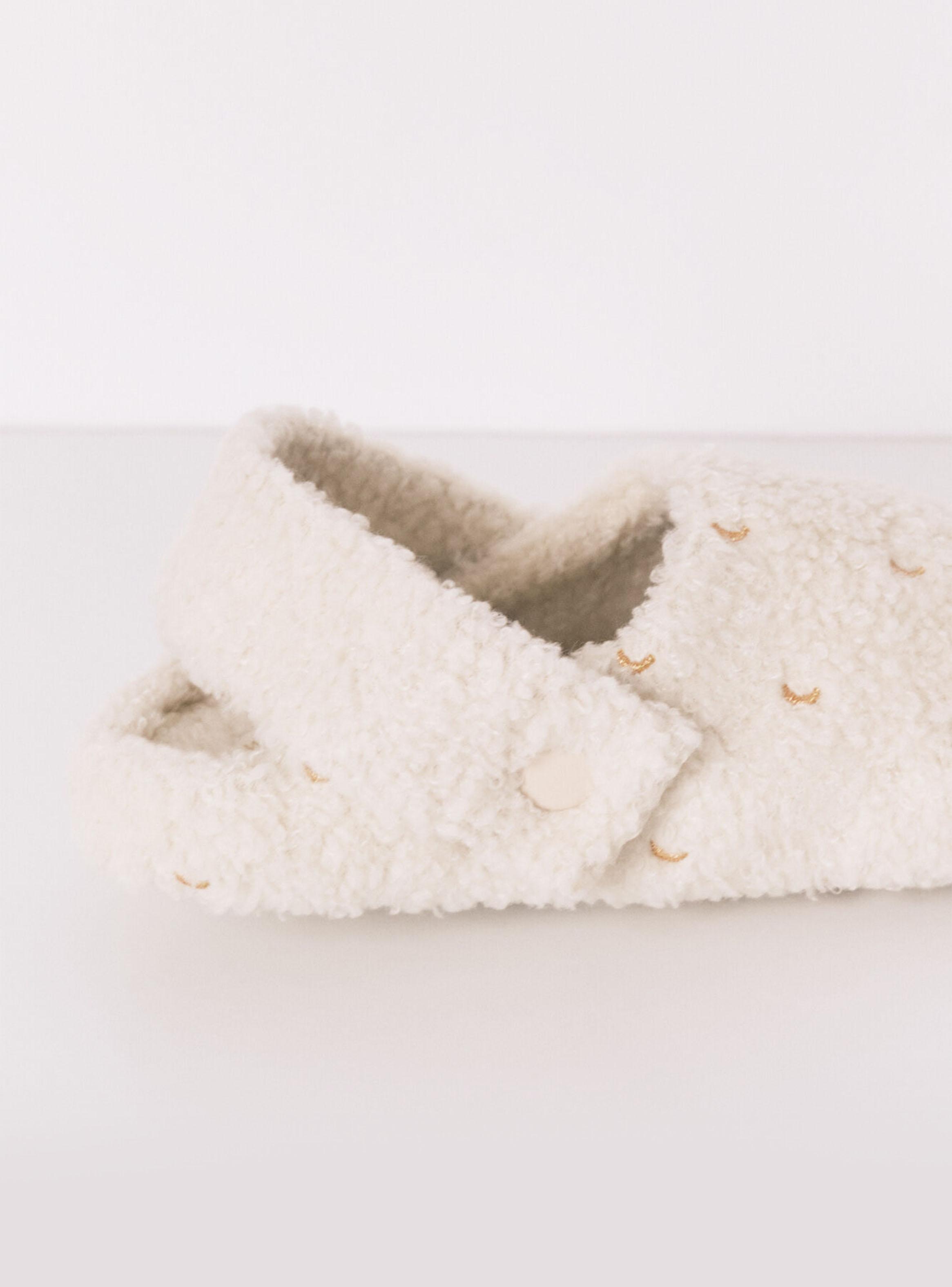 Pantuflas Casa Corderito Blanco Brillo-4