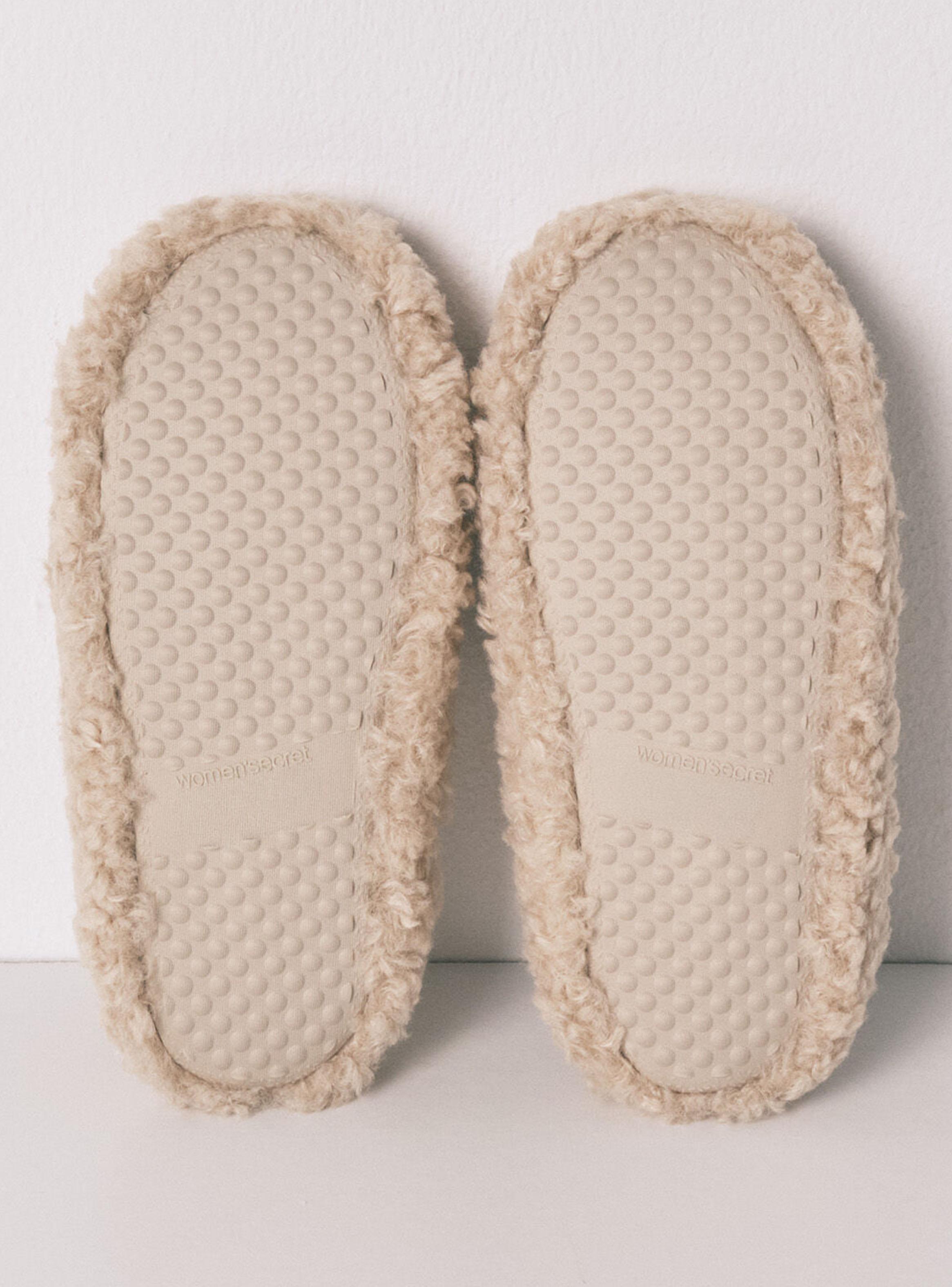 Pack Regalo Pantuflas y Antifaz Corderito Snoopy-4