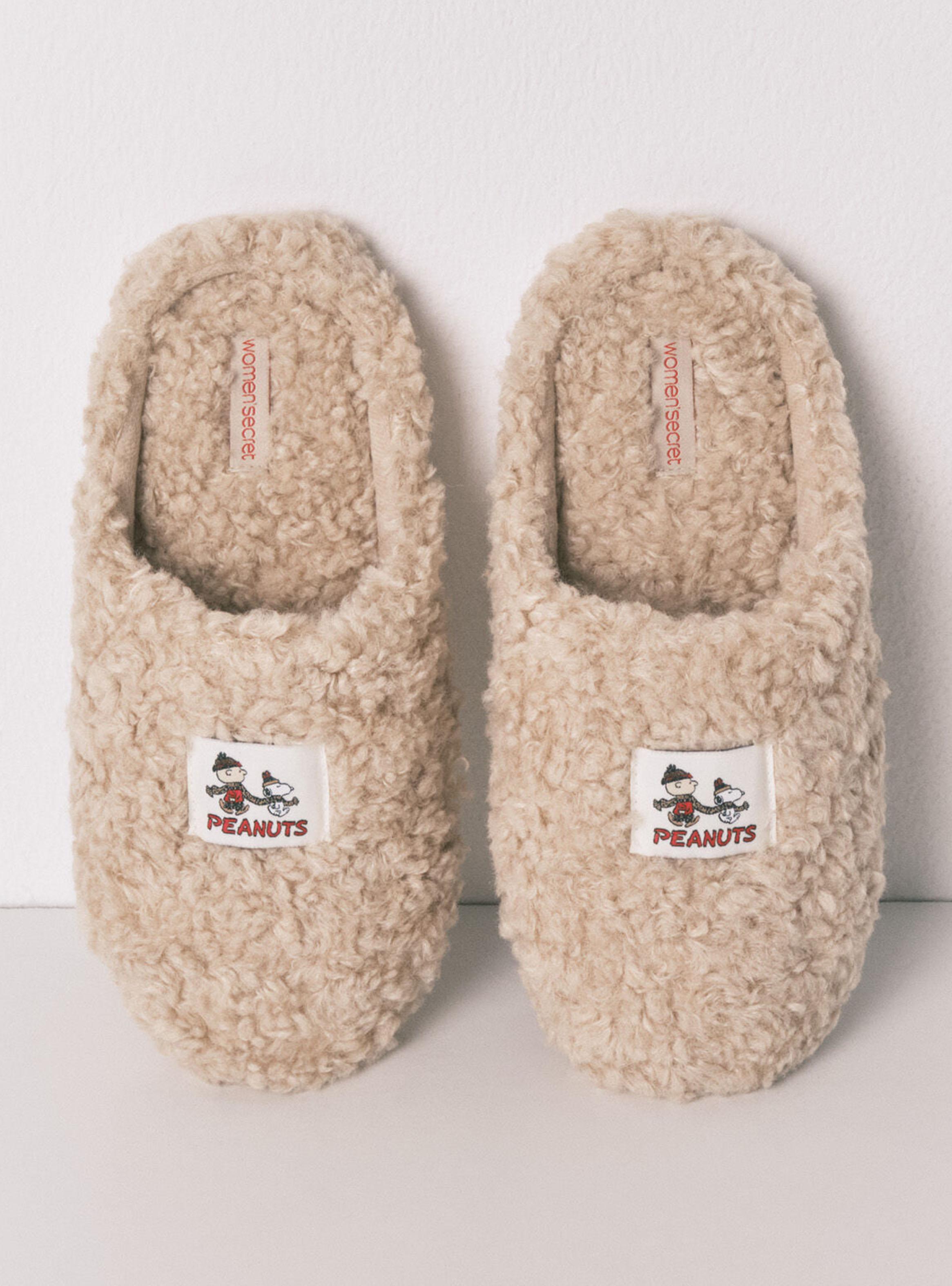 Pack Regalo Pantuflas y Antifaz Corderito Snoopy-3