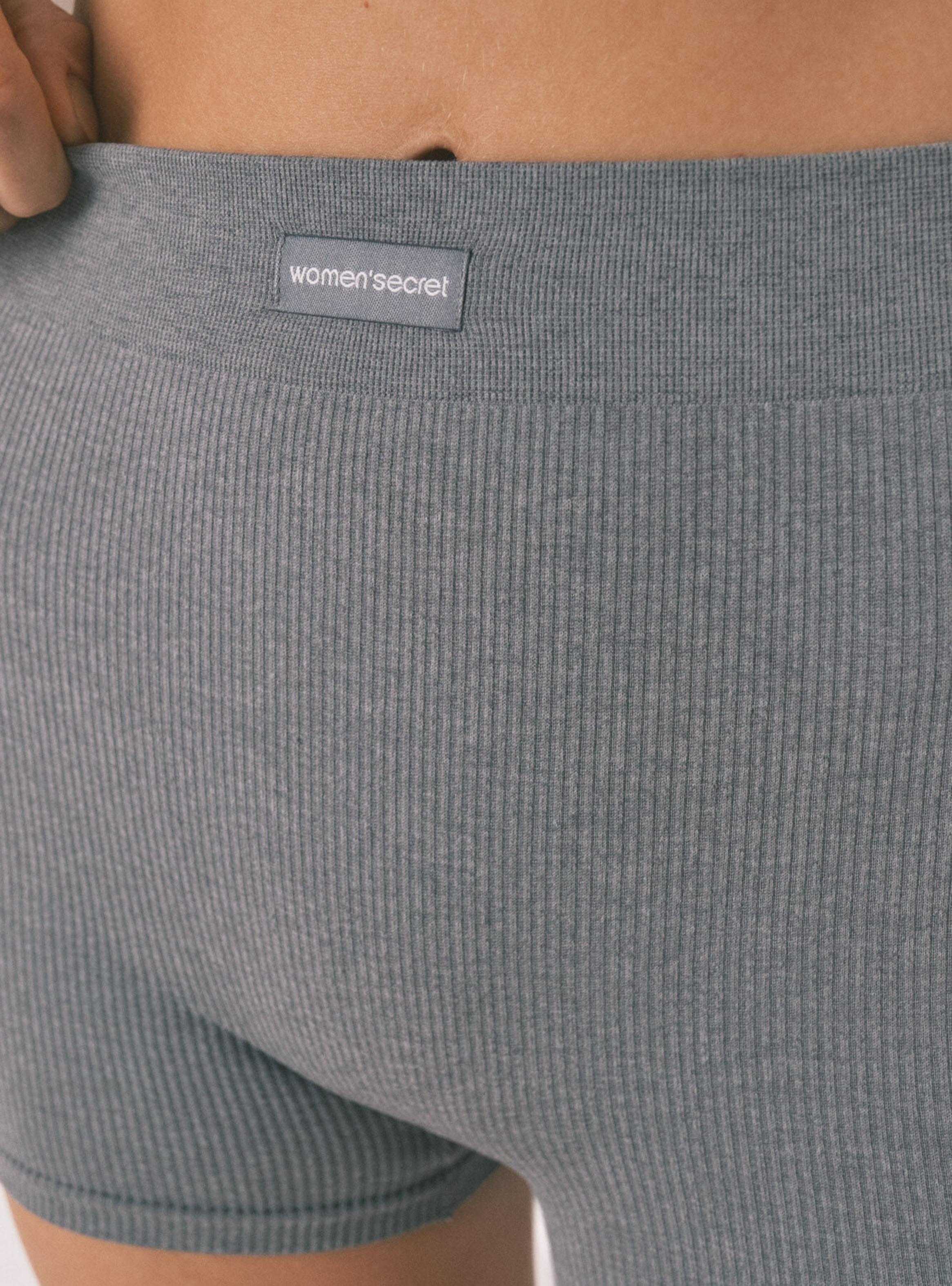 Pantalón Corto Canalé sin Costuras-4